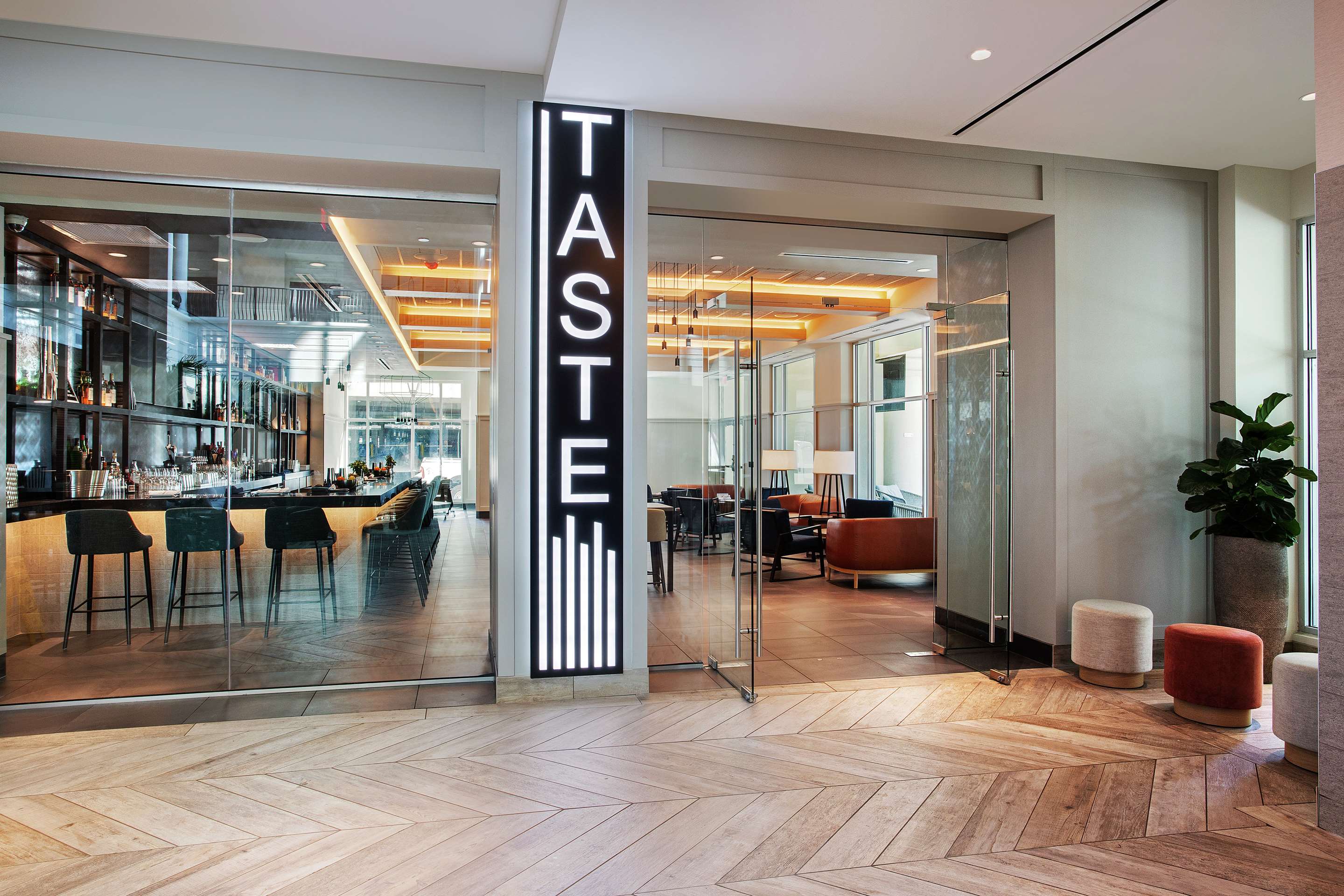Restaurant | Embassy Suites by Hilton Tampa Downtown Convention Center