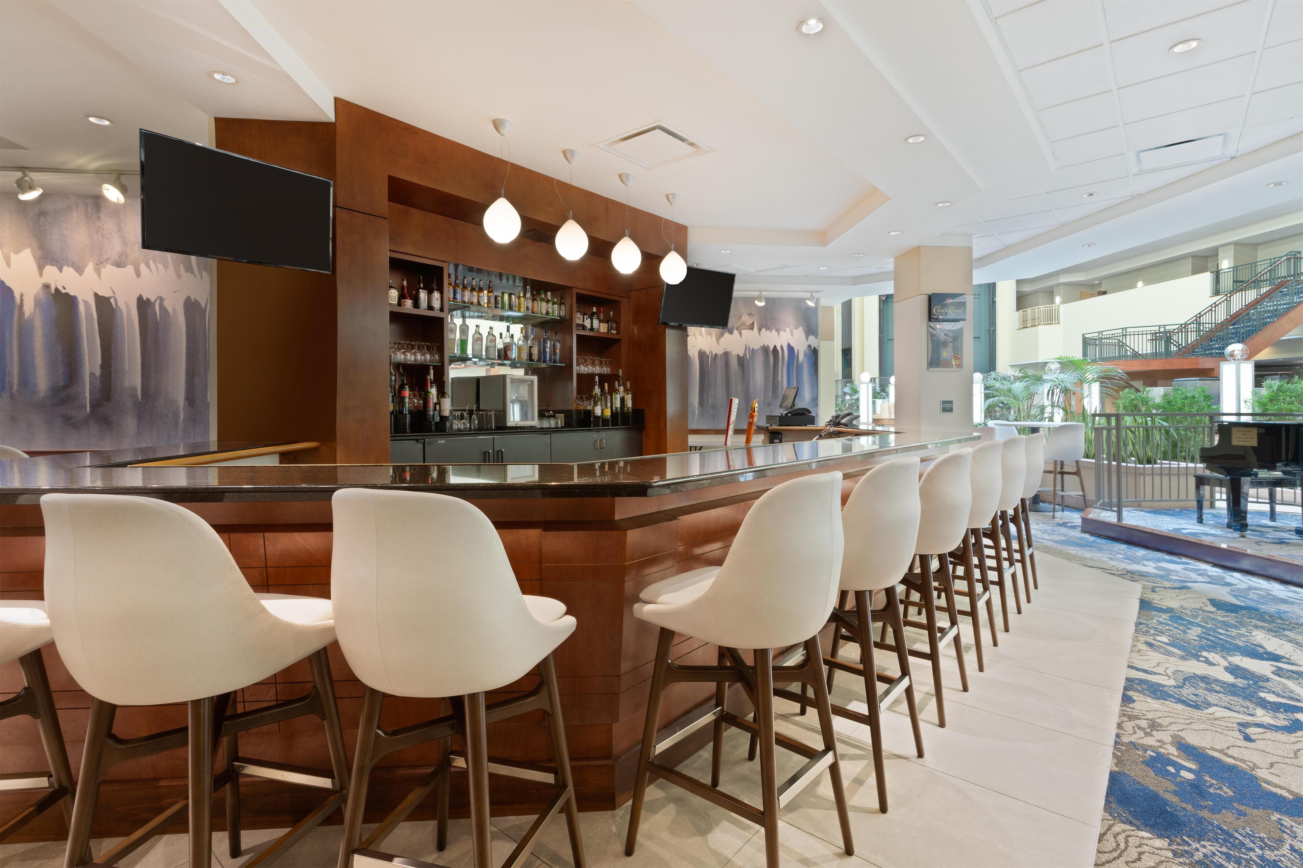 BarLounge | Embassy Suites by Hilton Tampa USF Near Busch Gardens