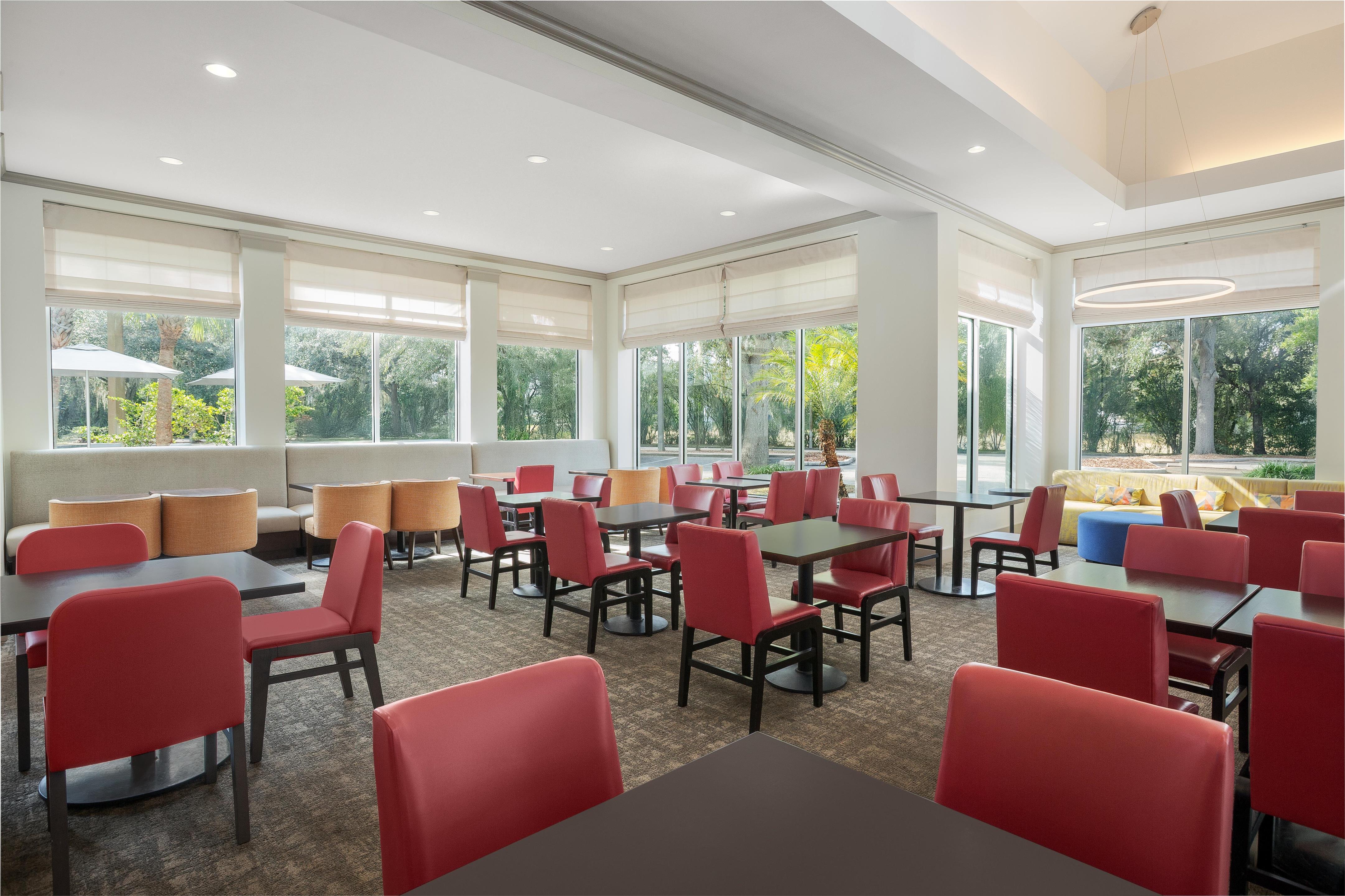 Restaurant | Hilton Garden Inn Tampa North Busch Gardens