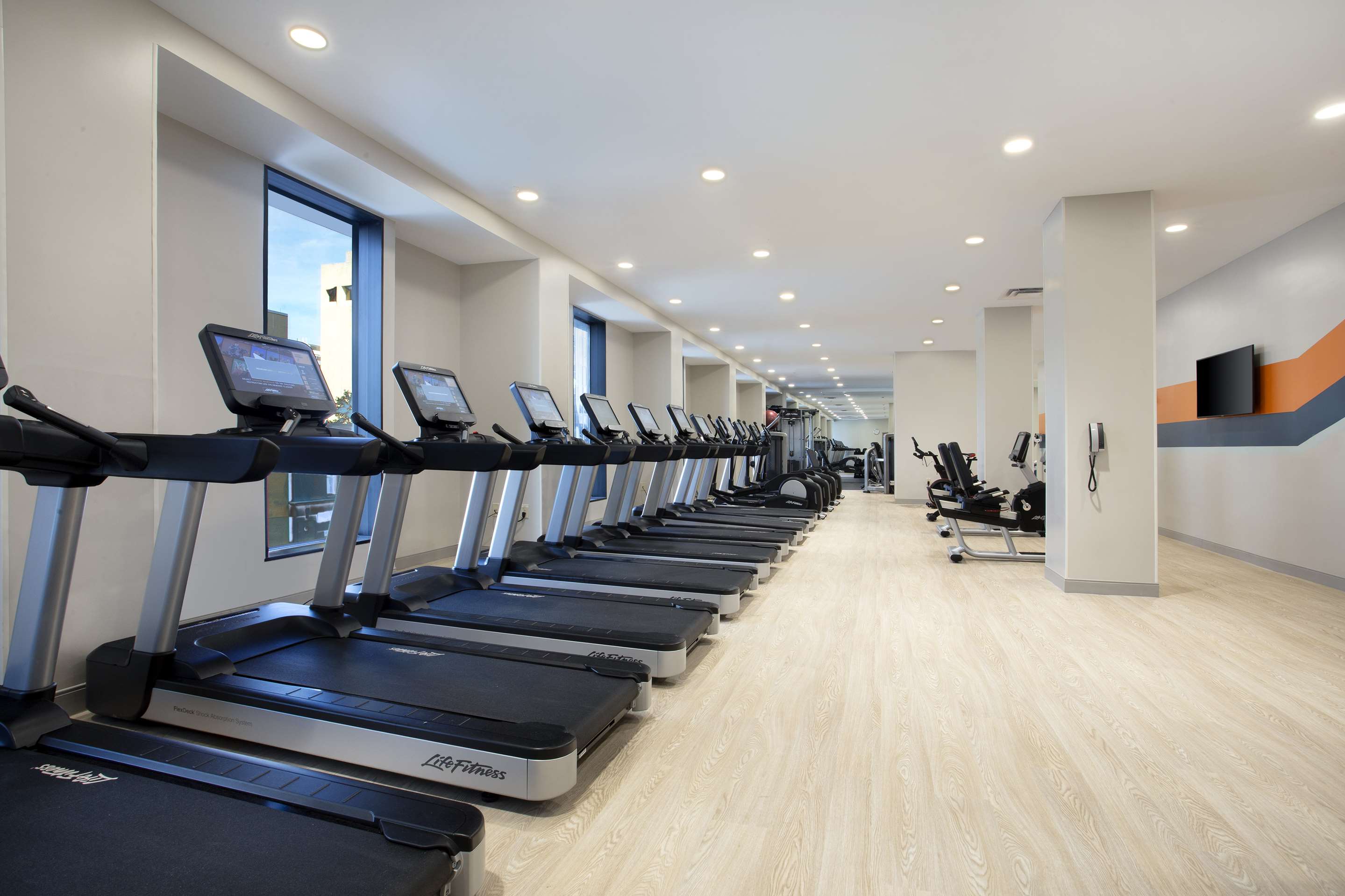Health club fitness center gym | Hilton Tampa Downtown