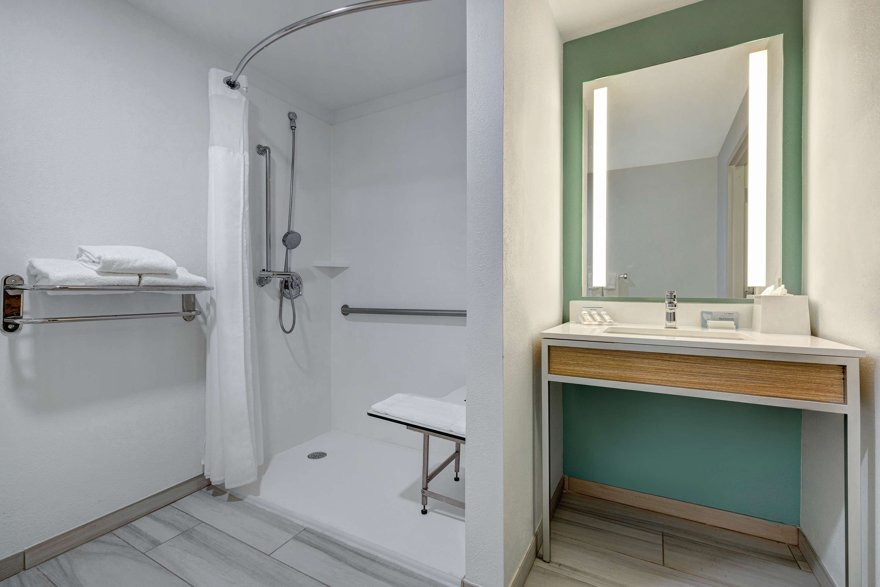 Guest room bath