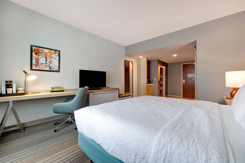 Hilton Garden Inn Tampa Northwest/Oldsmar - Tap to explore photos