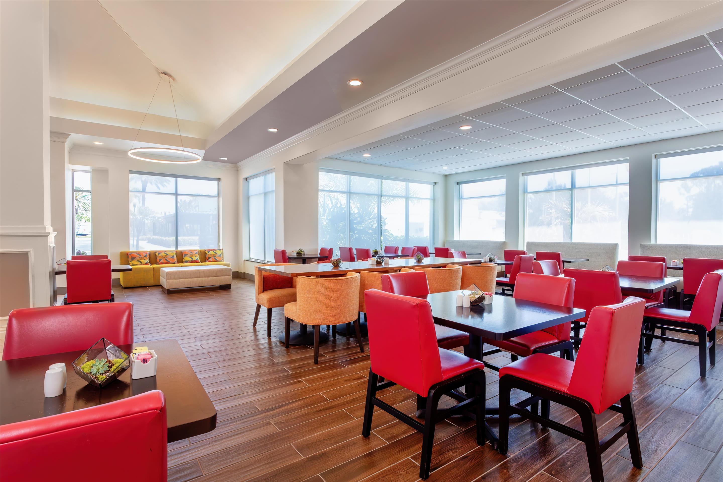 Restaurant | Hilton Garden Inn Tampa Northwest/Oldsmar