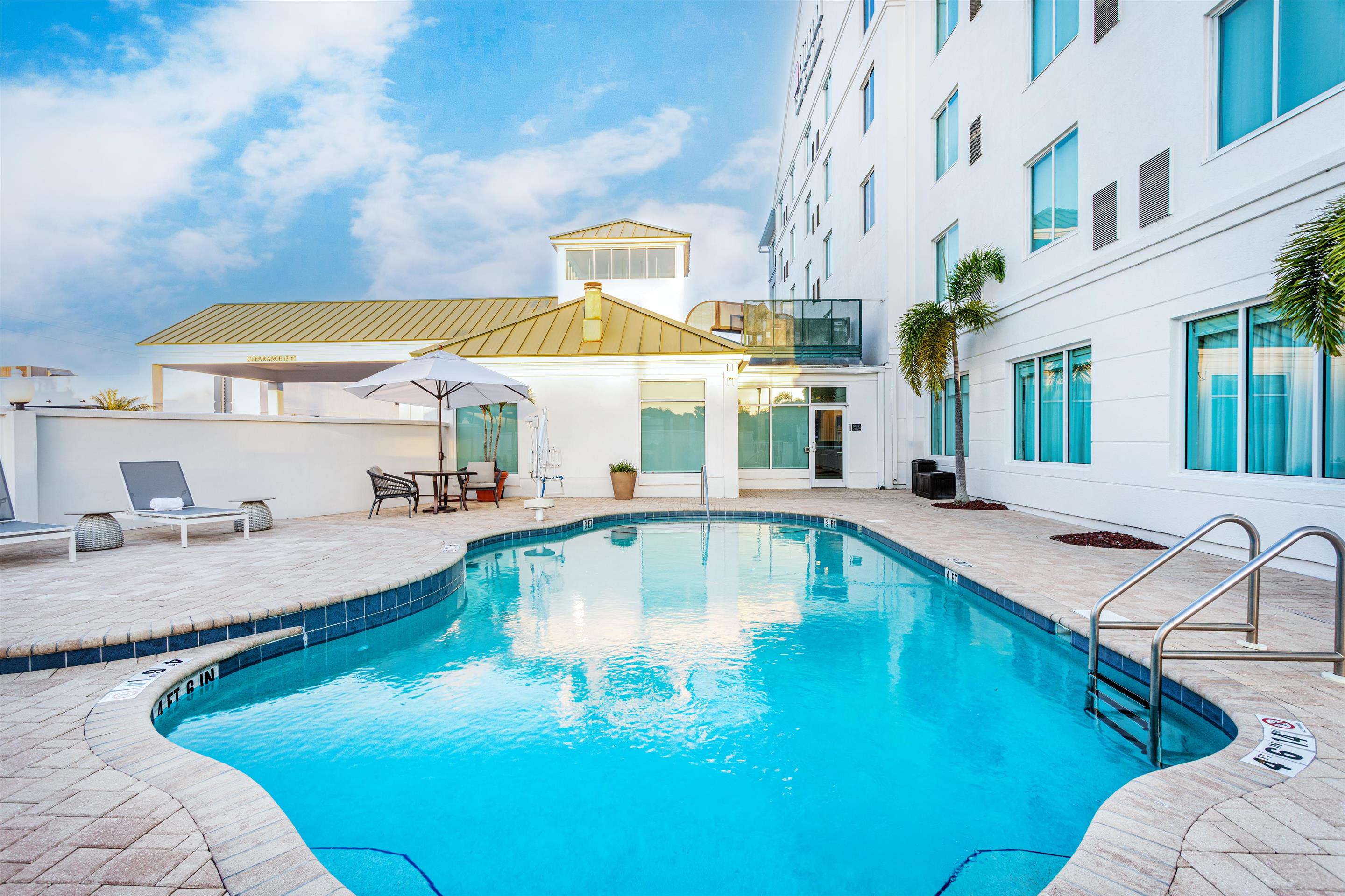 Pool | Hilton Garden Inn Tampa Northwest/Oldsmar