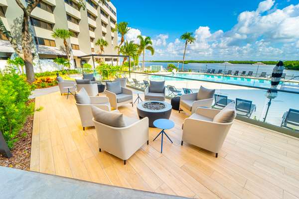 Pool - DoubleTree Suites by Hilton Hotel Tampa Bay