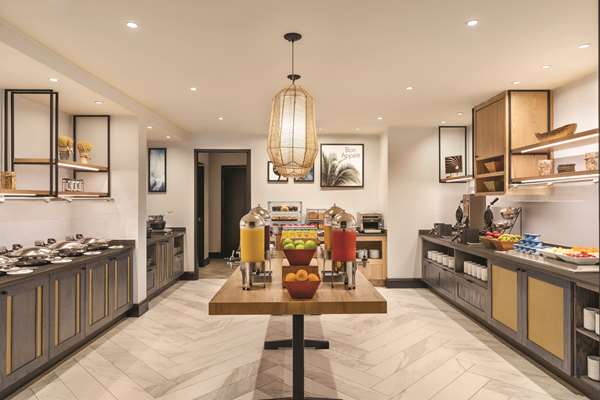 Amenities - DoubleTree Suites by Hilton Hotel Tampa Bay