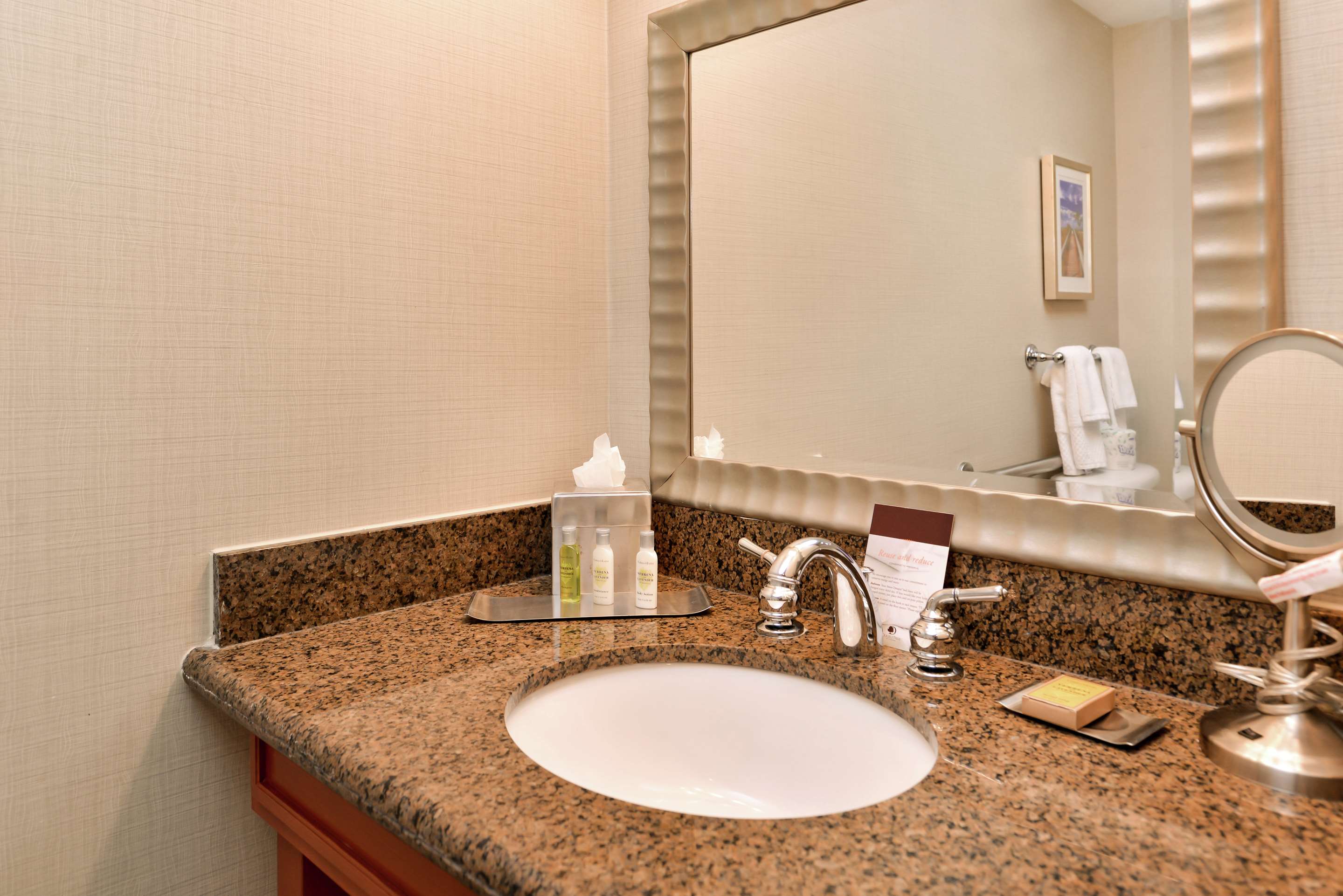 Guest room bath