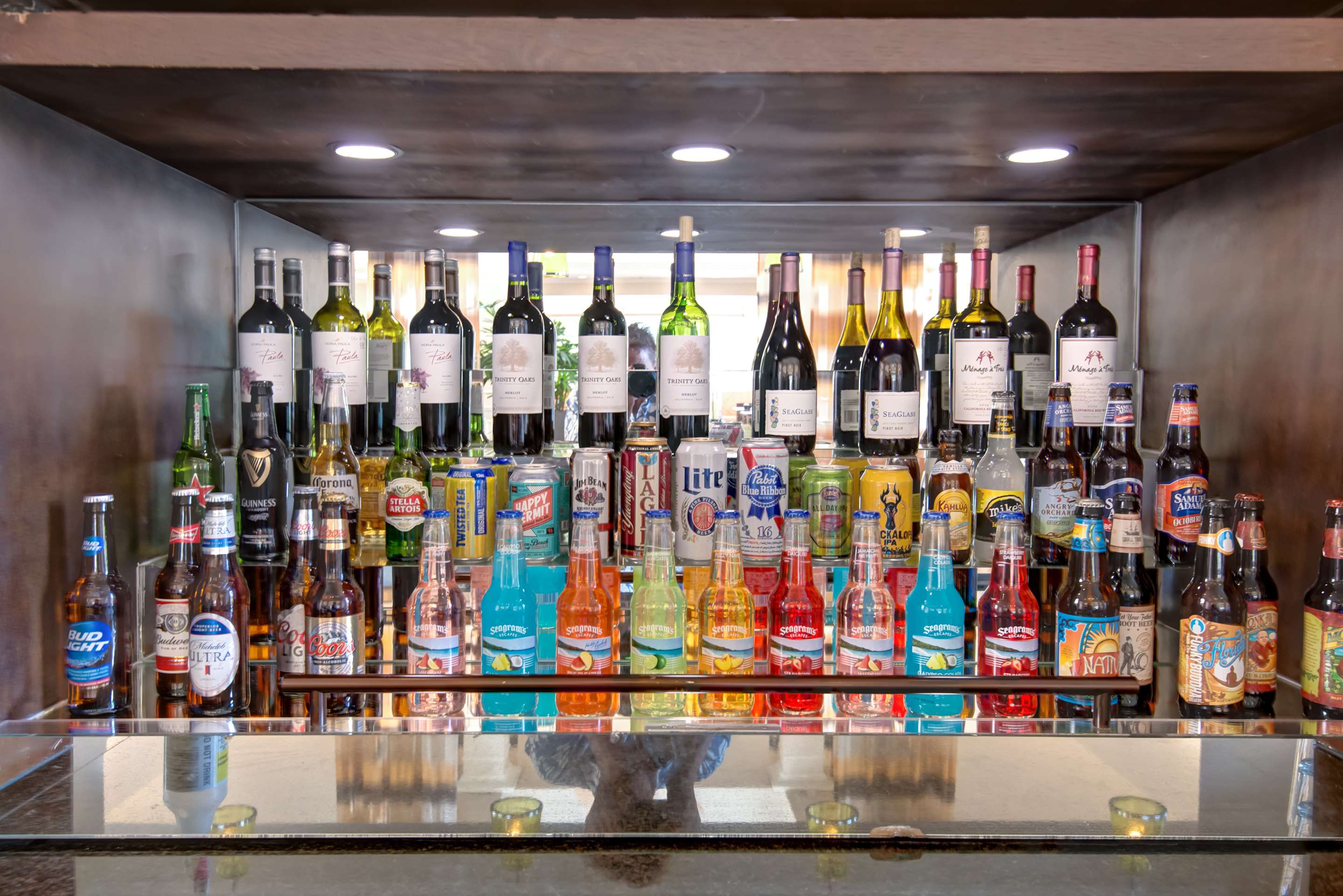 BarLounge | Hilton Garden Inn Tampa Ybor Historic District