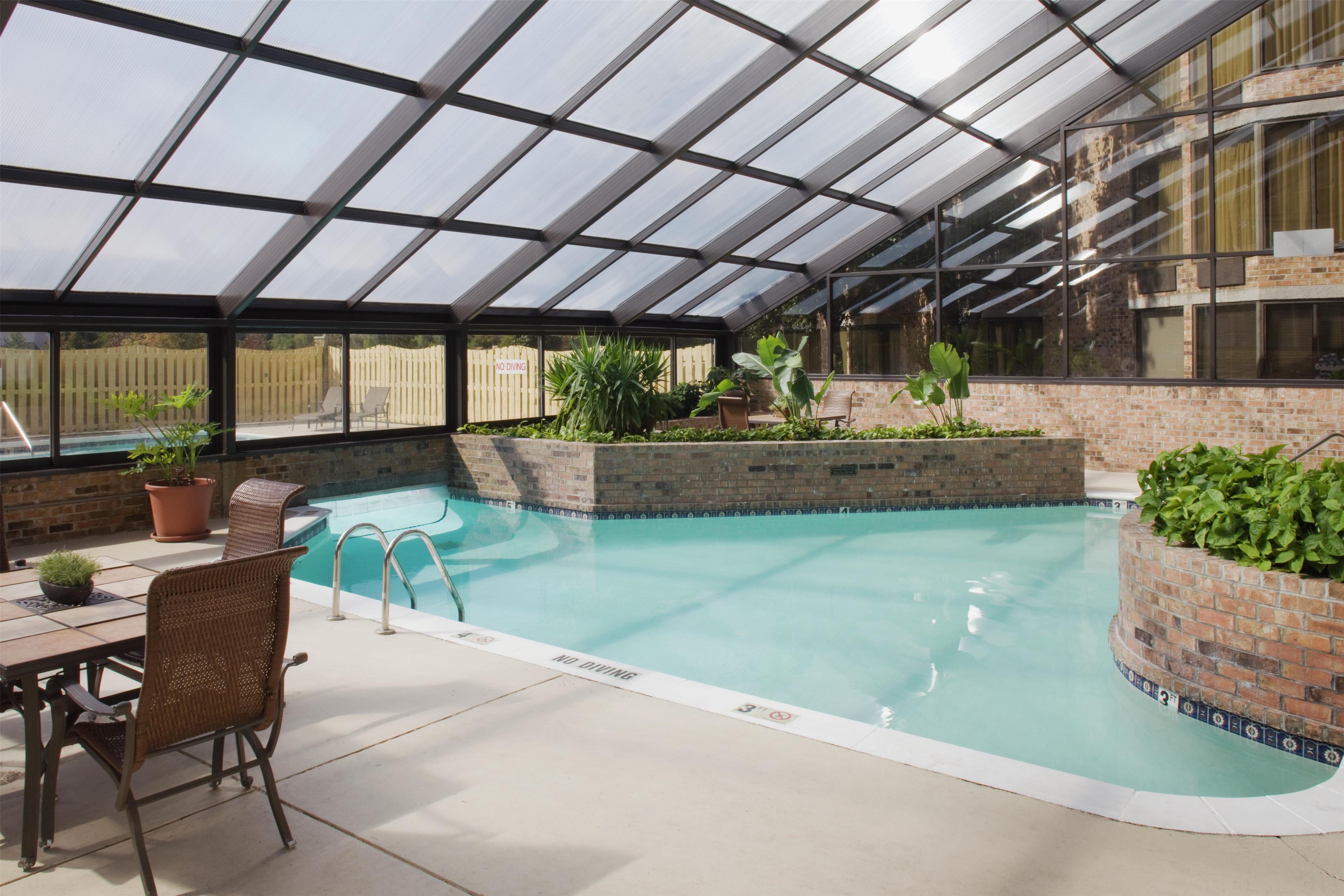 Pool | DoubleTree by Hilton Hotel Johnson City