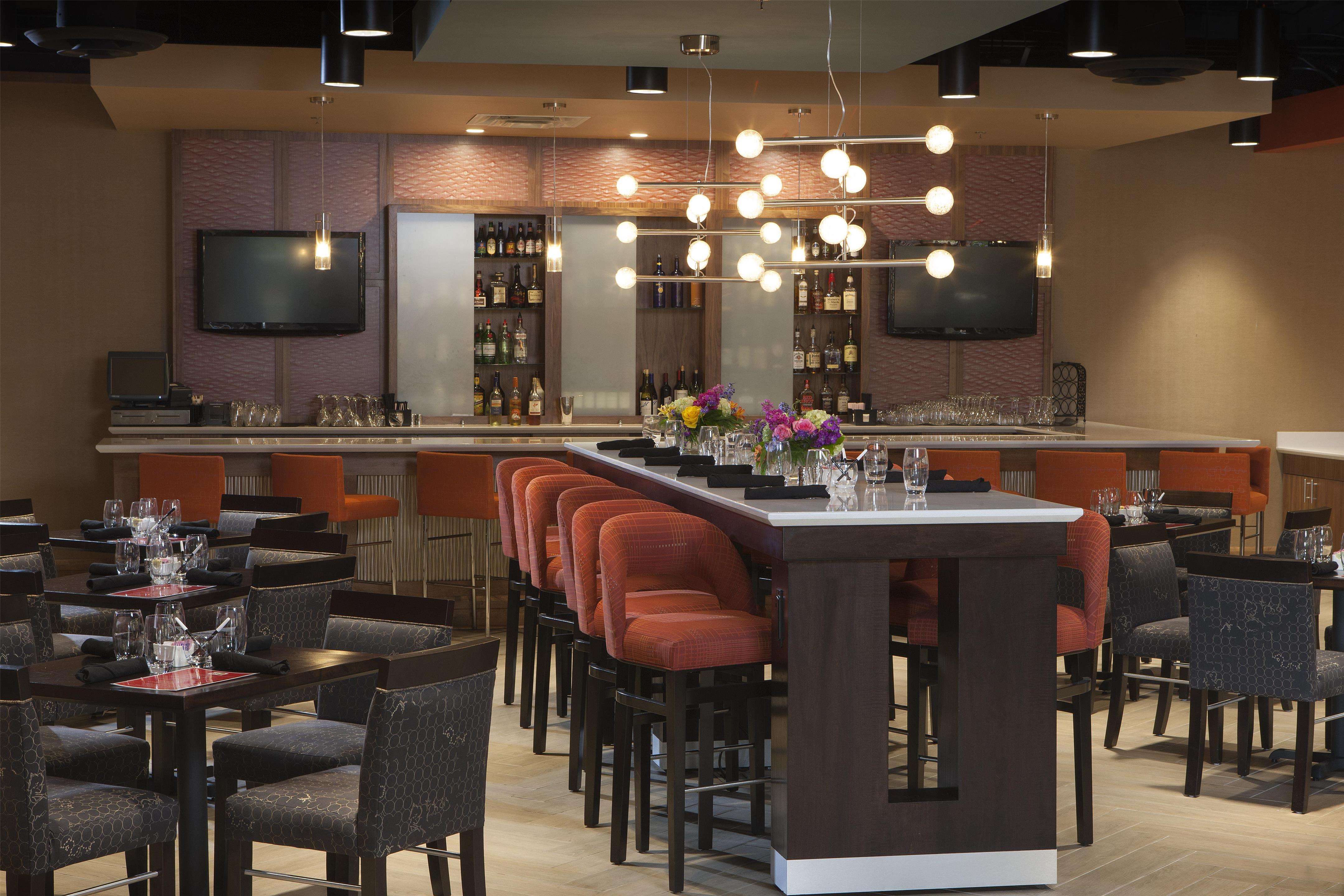 Restaurant | DoubleTree by Hilton Hotel Johnson City