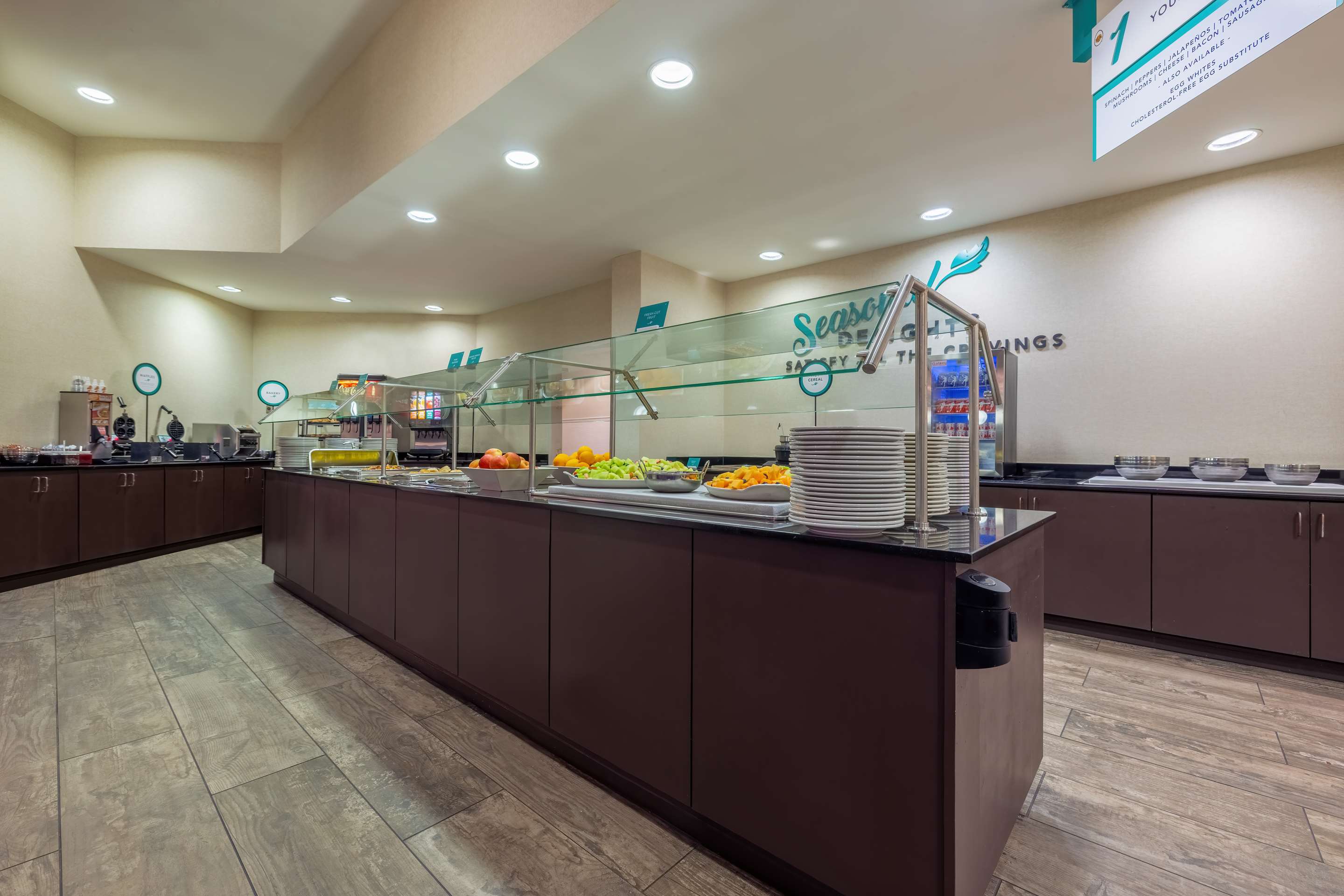 Breakfast Area | Embassy Suites by Hilton Tulsa I-44