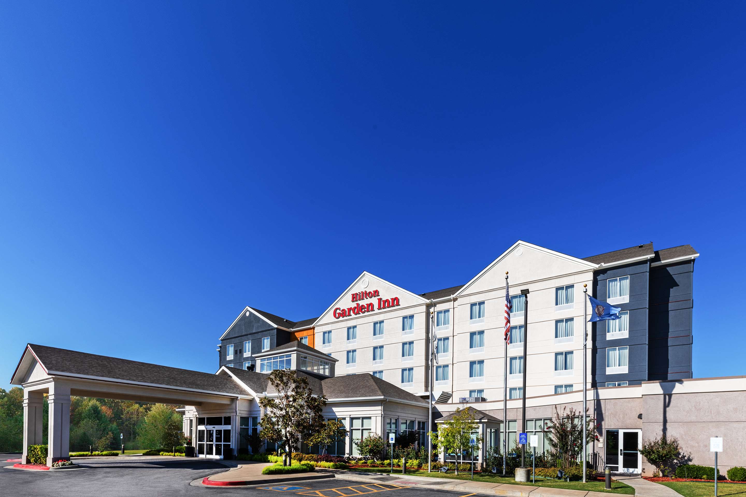 Exterior | Hilton Garden Inn Tulsa Midtown