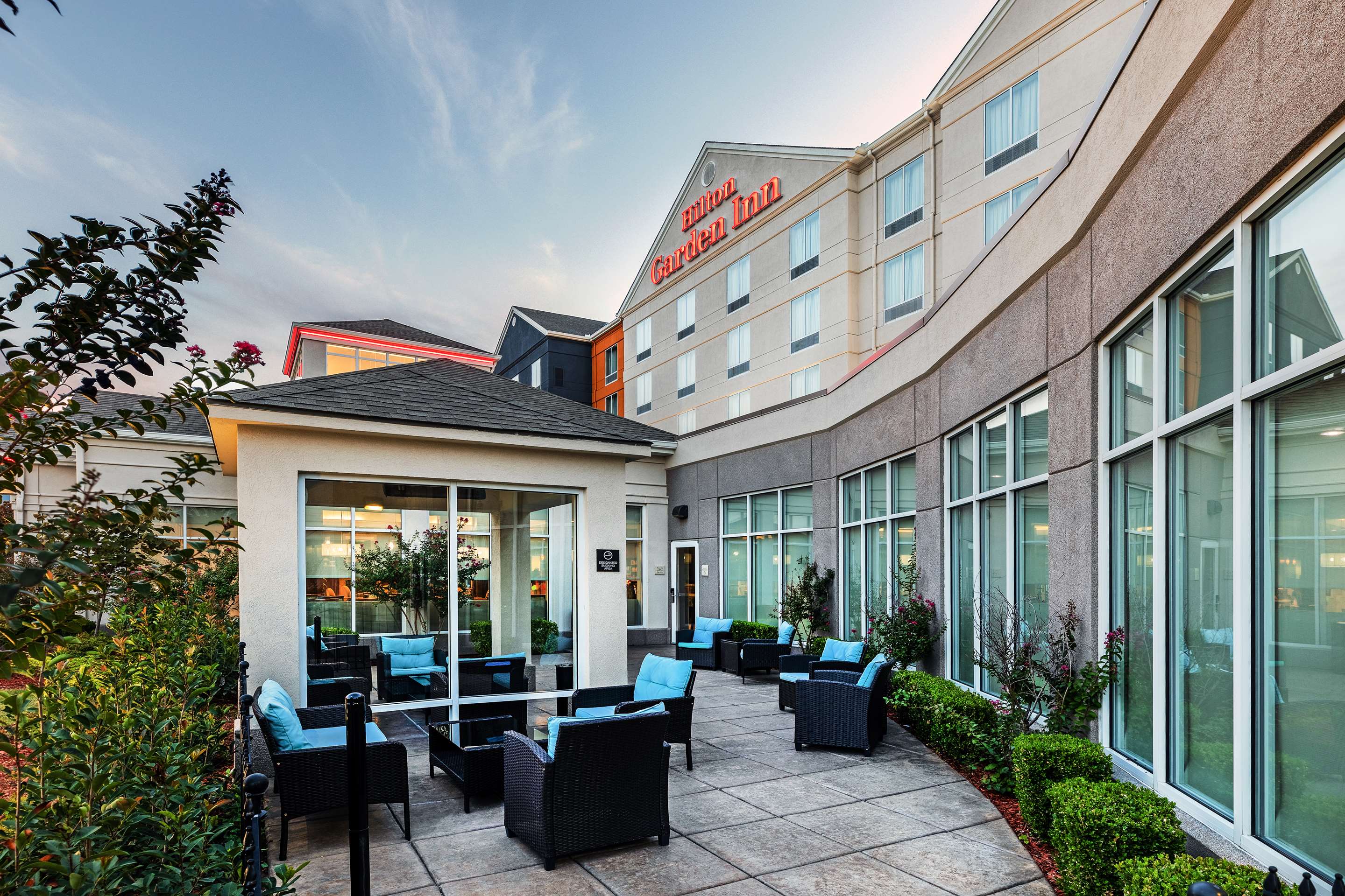 Exterior | Hilton Garden Inn Tulsa Midtown