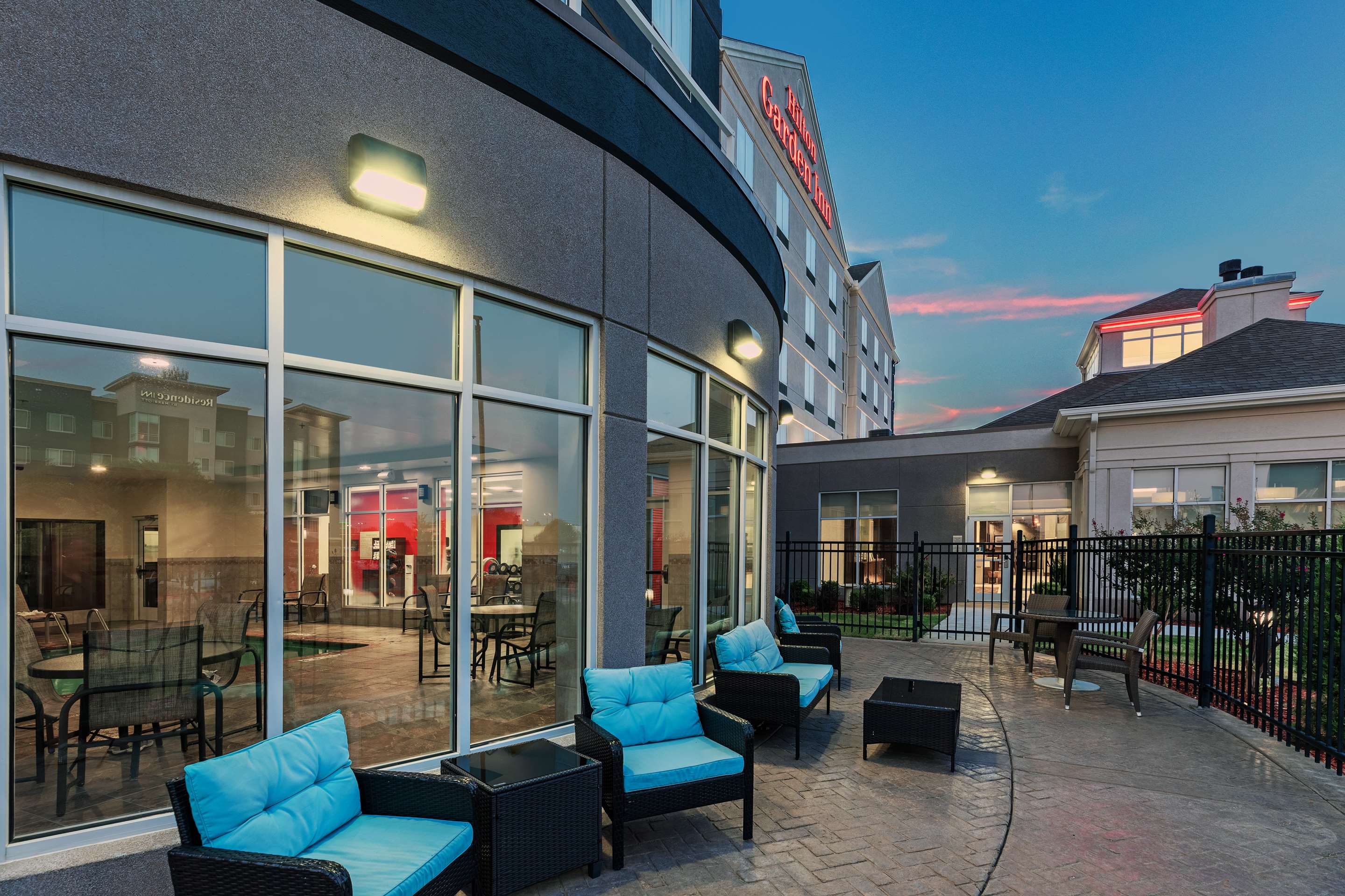 Exterior | Hilton Garden Inn Tulsa Midtown
