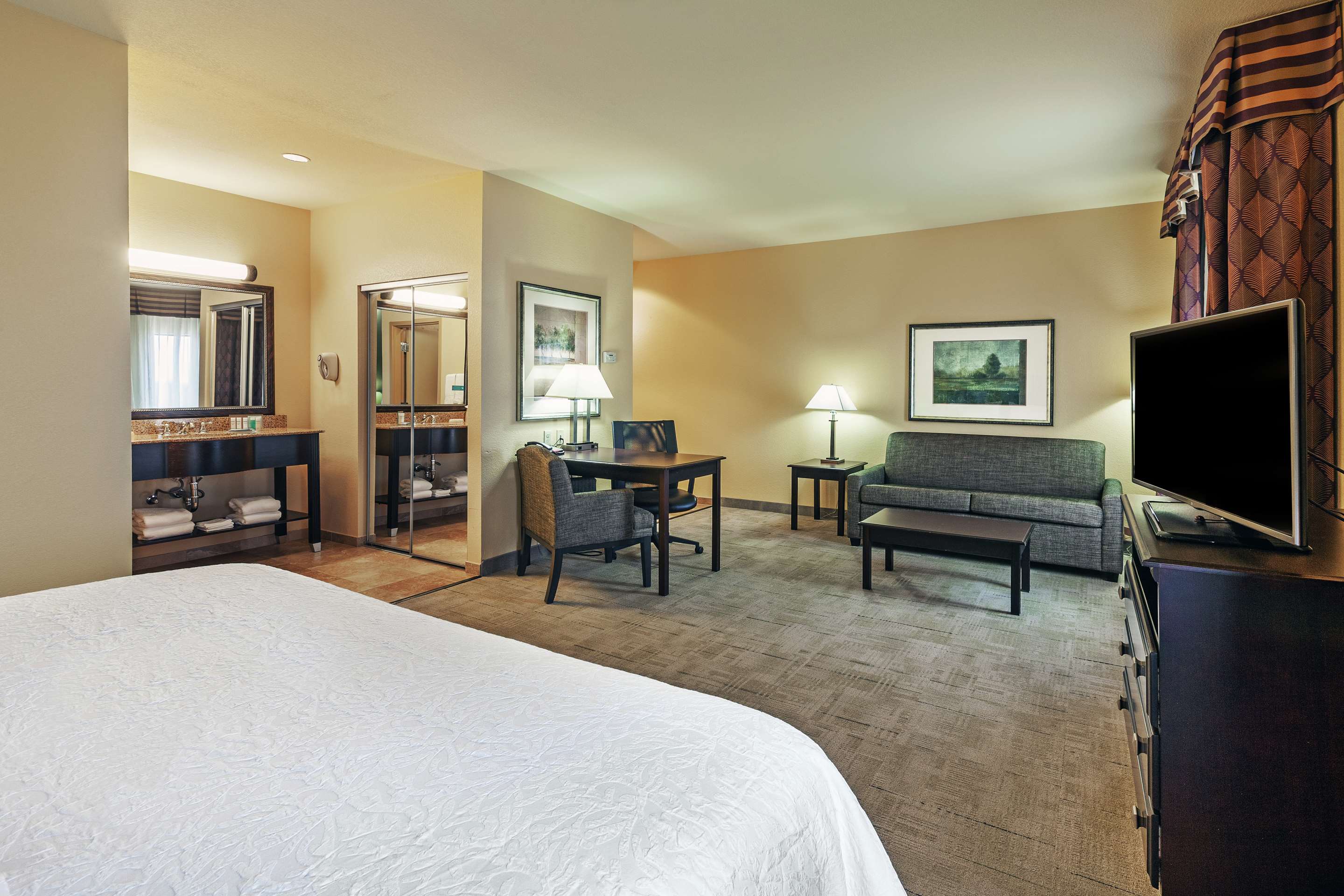 Guest room