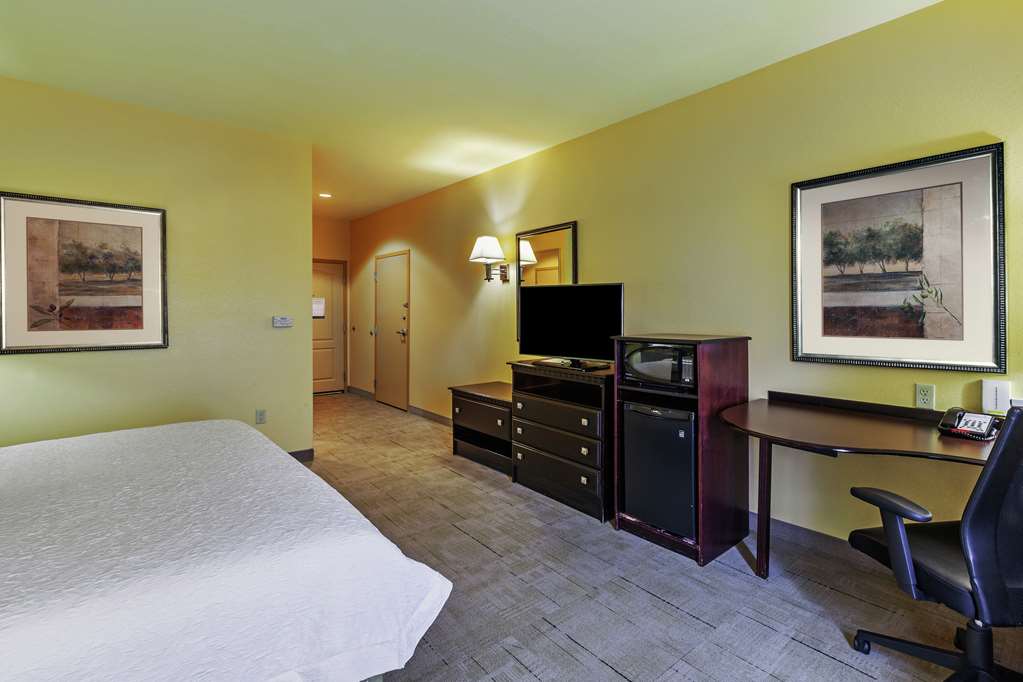 Hampton Inn and Suites Tulsa North/Owasso, OK-guestroom-Guest Room,On-Site.jpg
