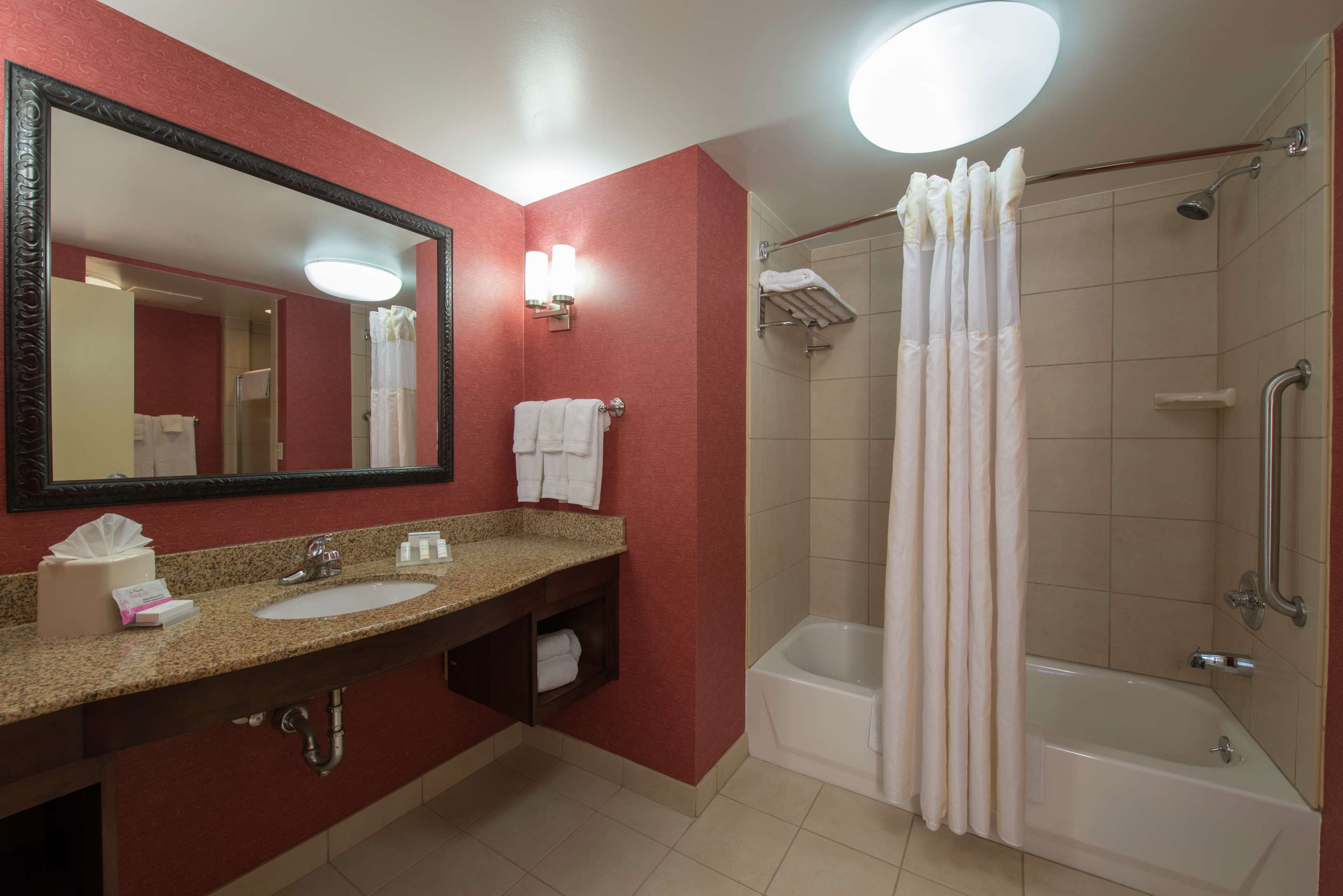 Guest room bath