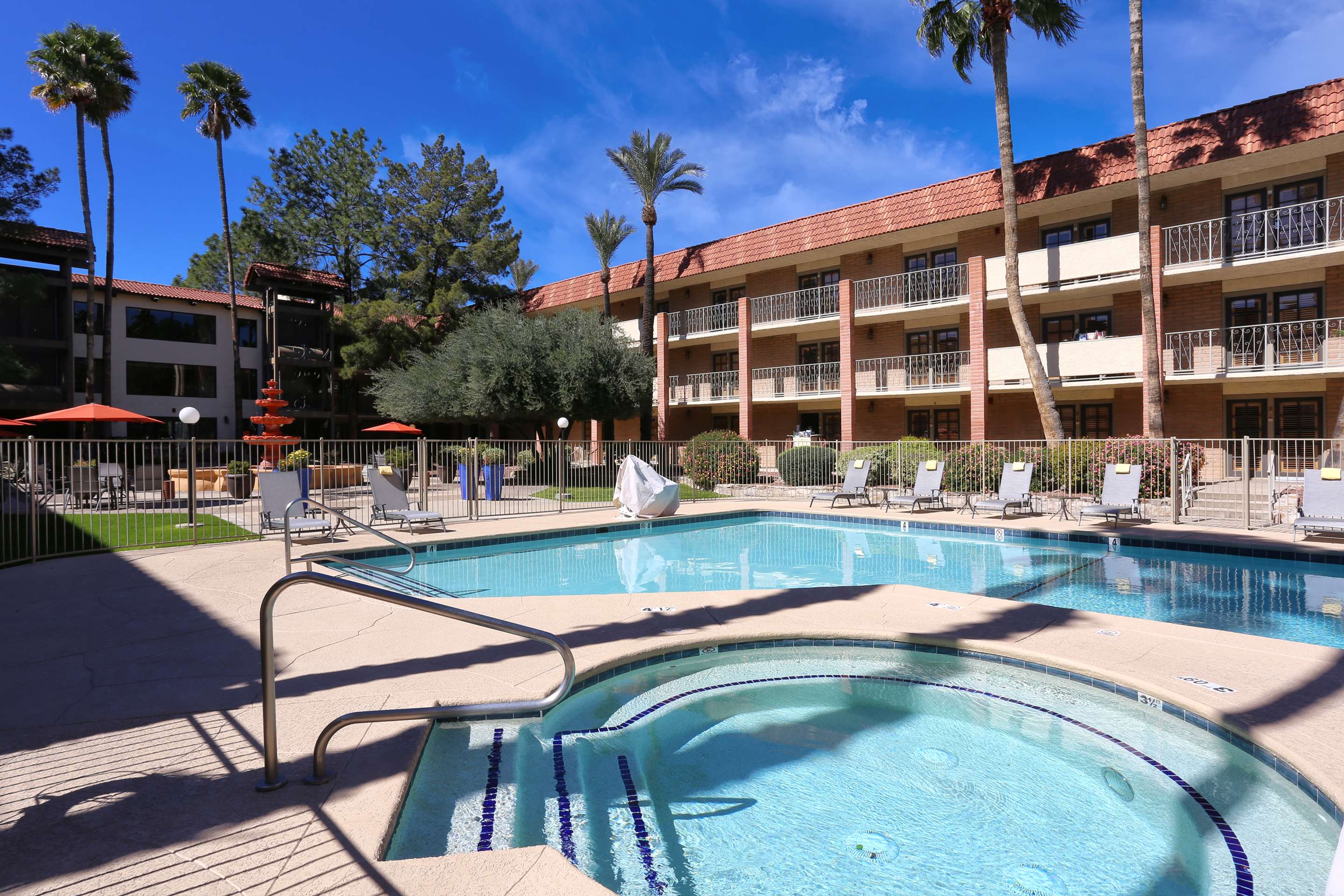 Pool | DoubleTree Suites by Hilton Tucson Airport