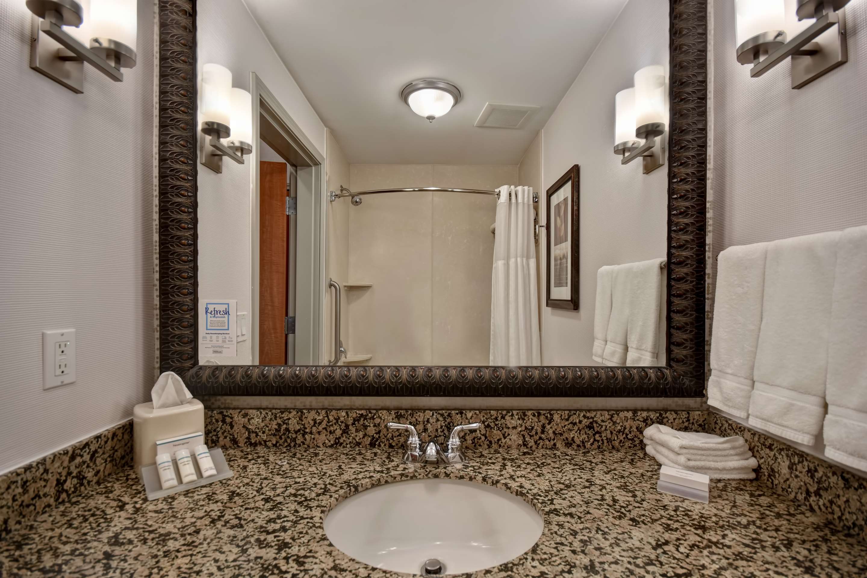 Guest room bath