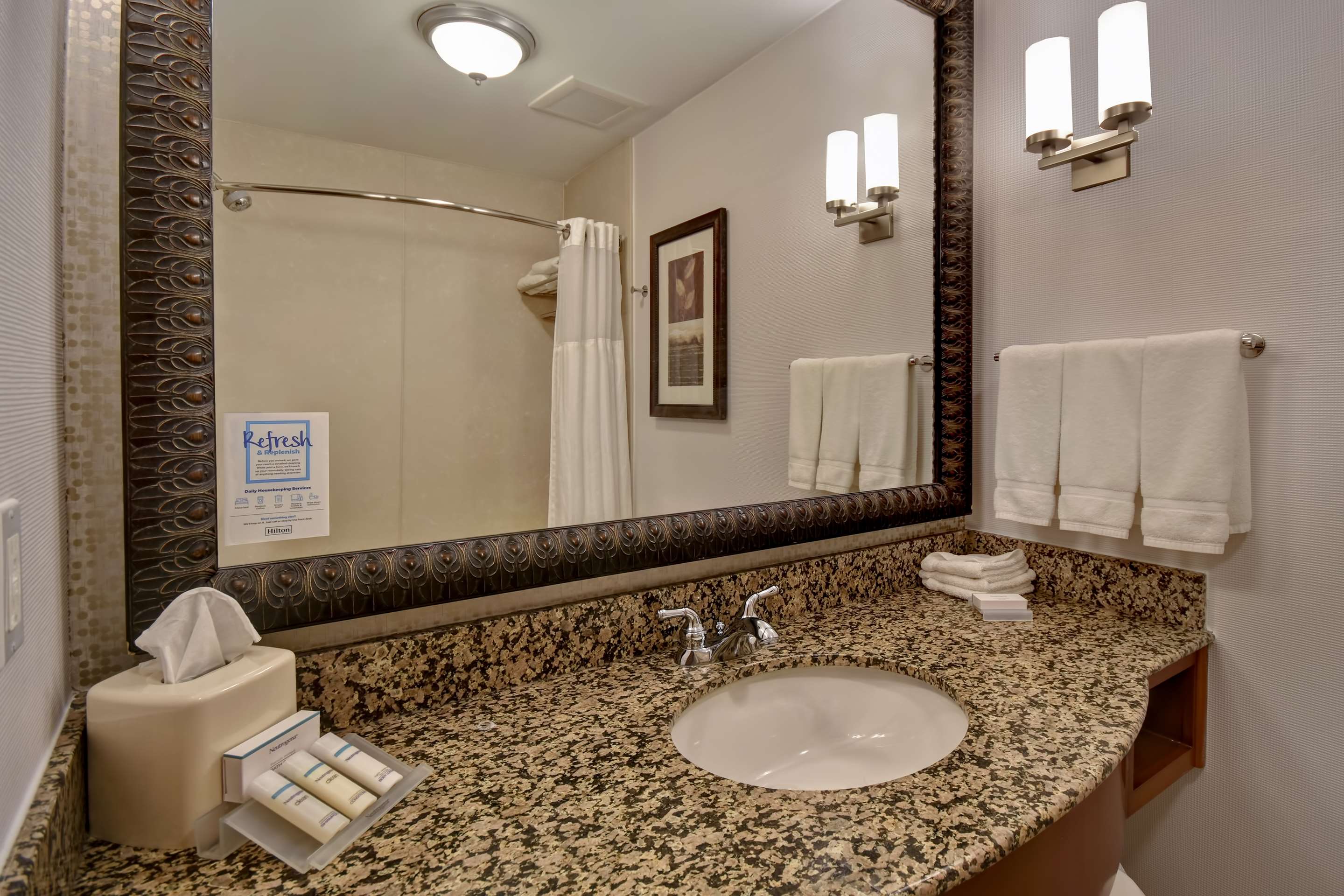 Guest room bath