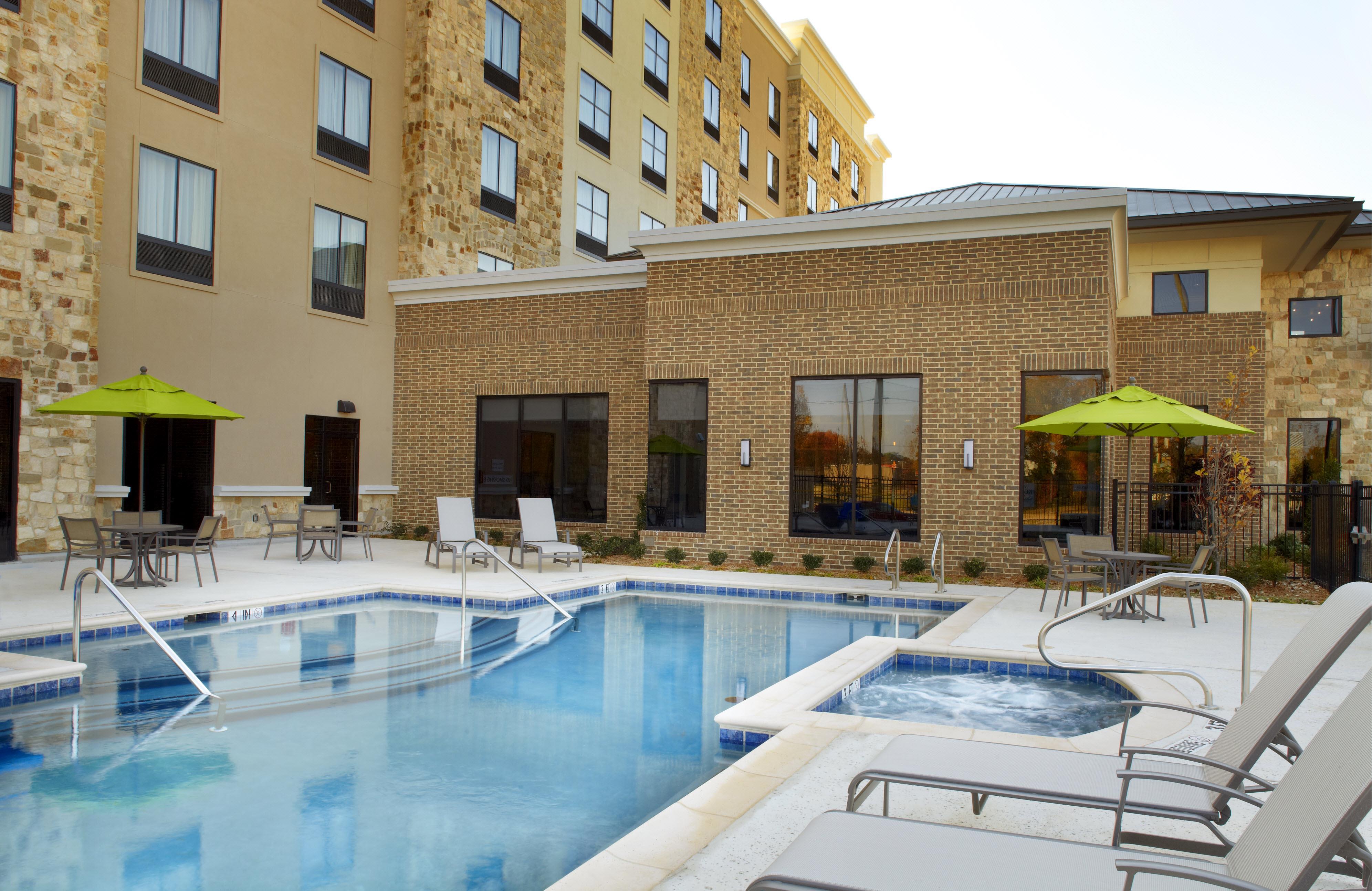 Pool | Hilton Garden Inn Texarkana