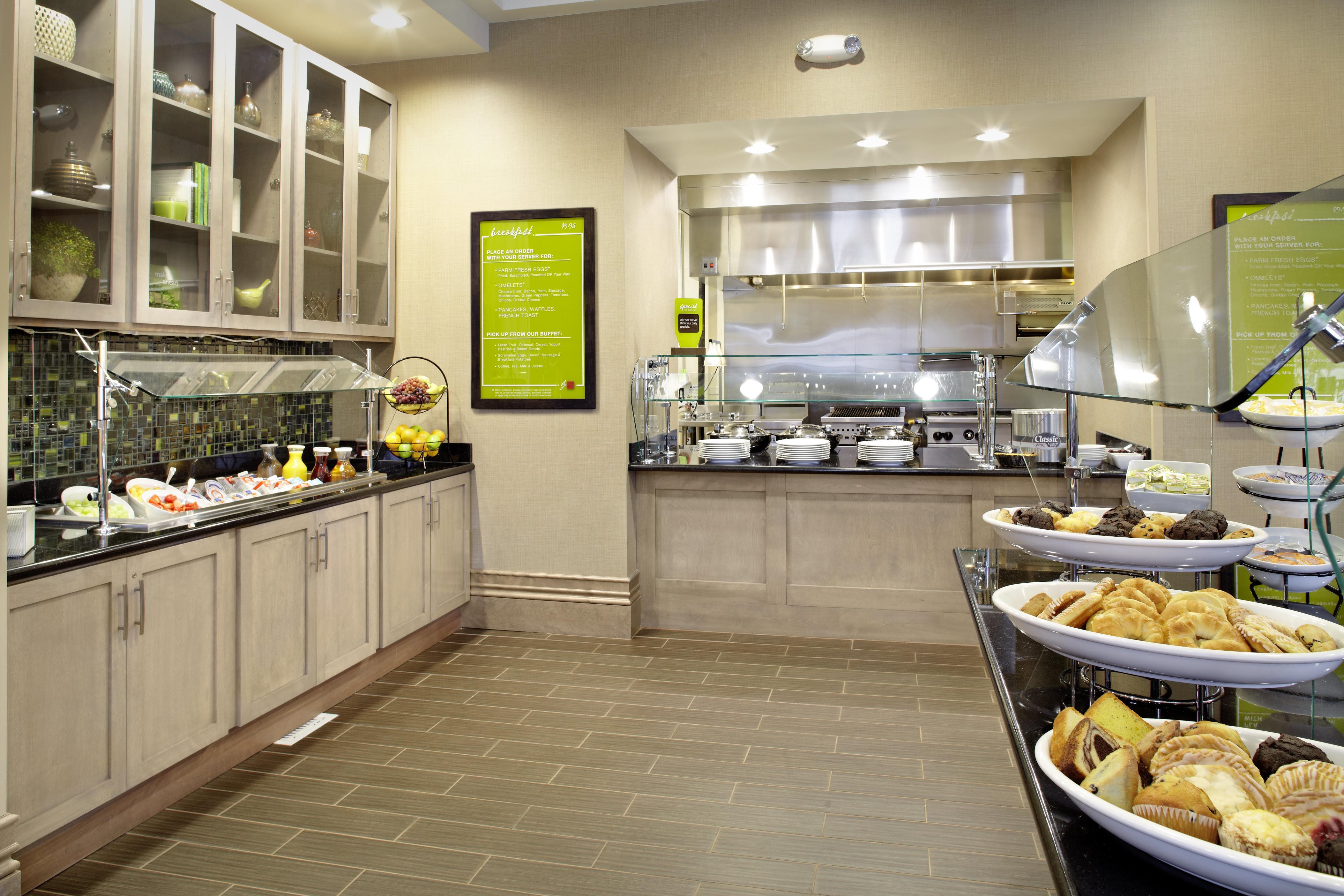 Breakfast Area | Hilton Garden Inn Texarkana