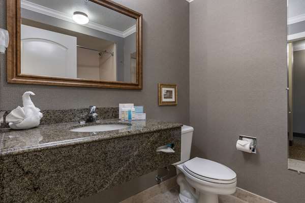  - Hampton Inn Ukiah - US 101, Exit 548