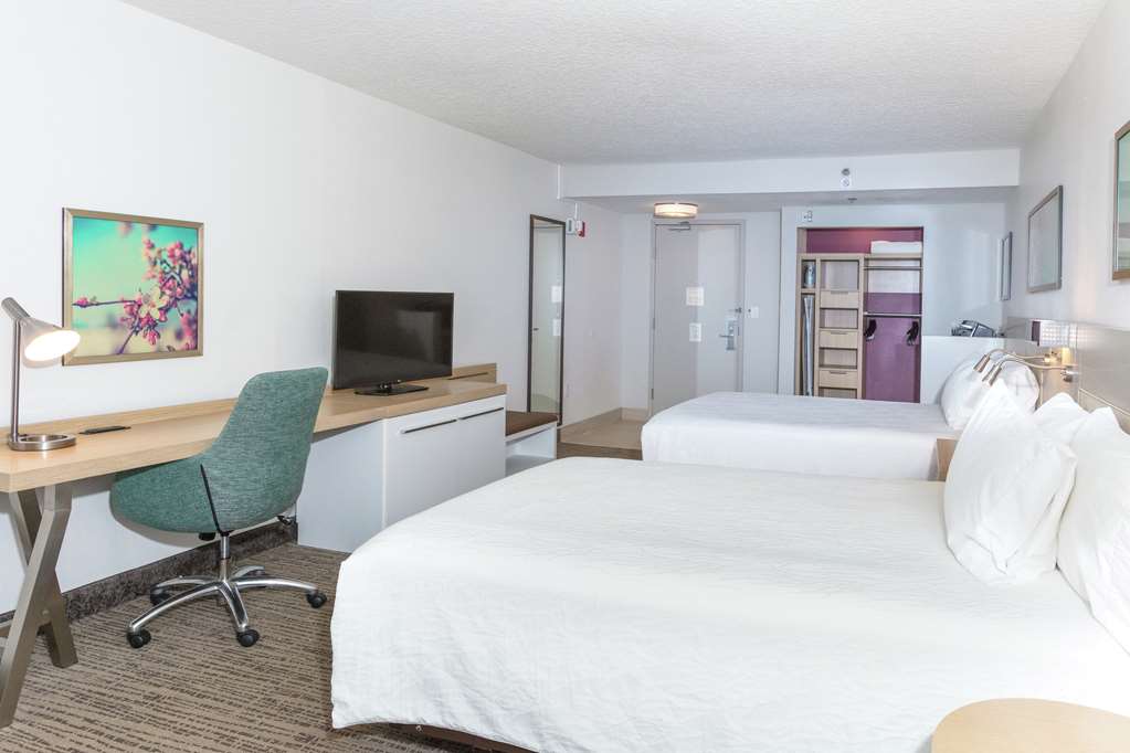 Hilton Garden Inn St. Augustine Beach Room Type - 2QN MOB HEA ACC STE RI-SHW