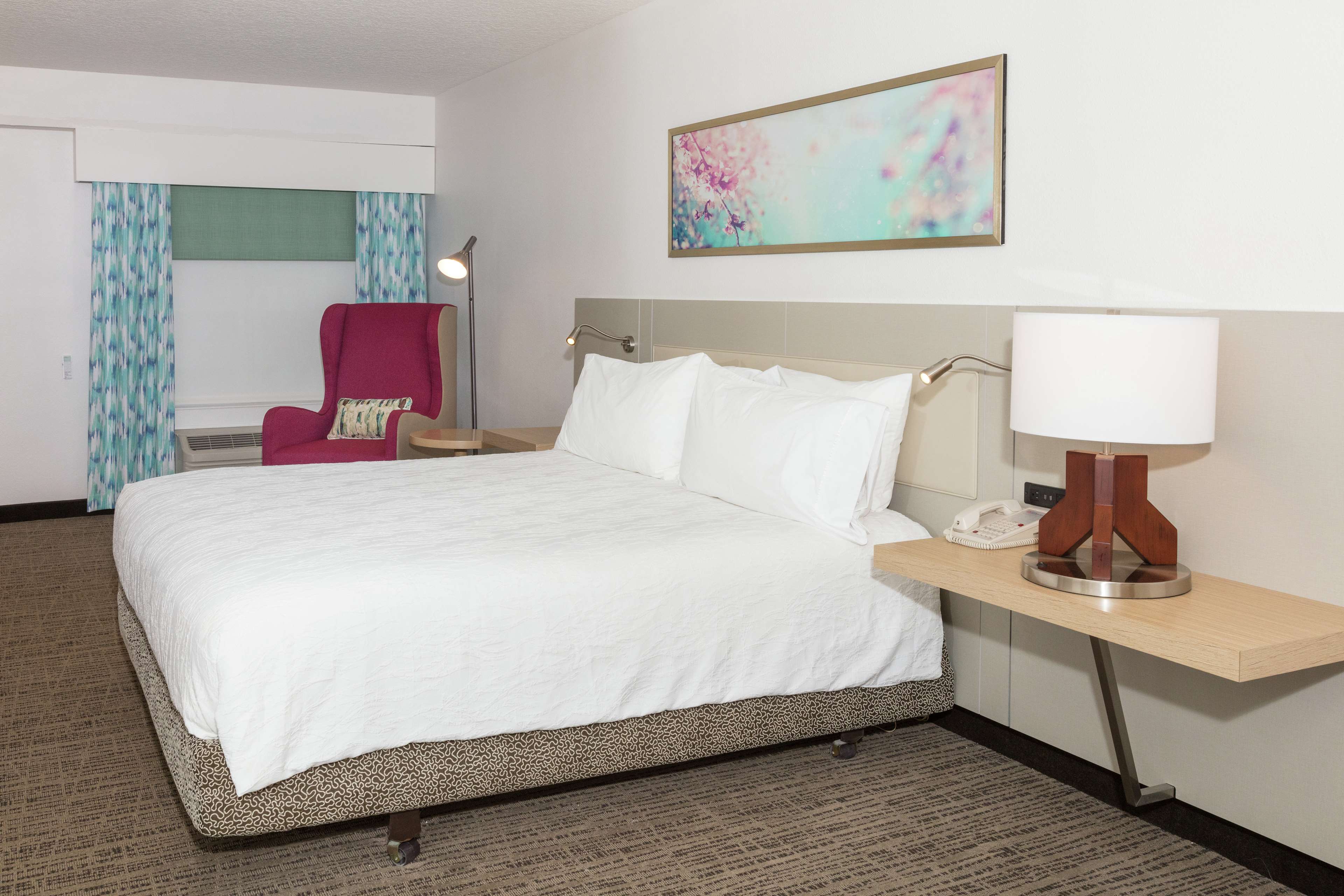 Hilton Garden Inn St. Augustine Beach Room Type - 1KNG HEARING ACCESSIBLE