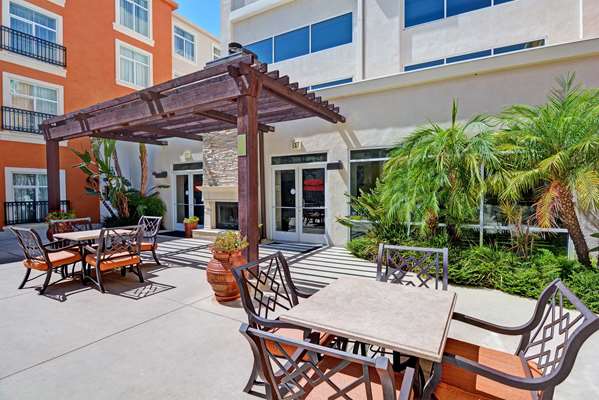 Exterior view - Embassy Suites Valencia - I-5, Exit 172