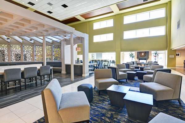  - Embassy Suites Valencia - I-5, Exit 172