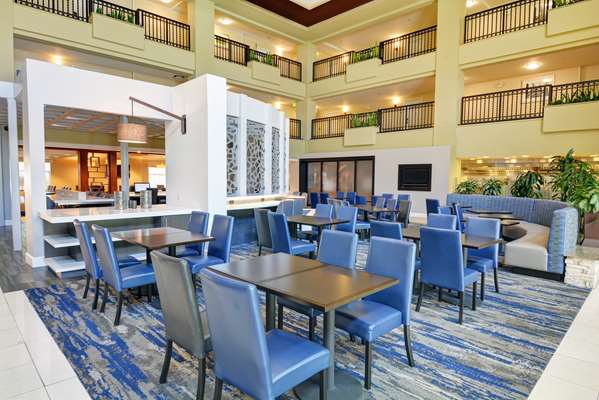 Restaurant - Embassy Suites Valencia - I-5, Exit 172