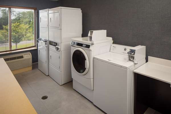  - Homewood Suites by Hilton Wallingford - I-91, Exit 15