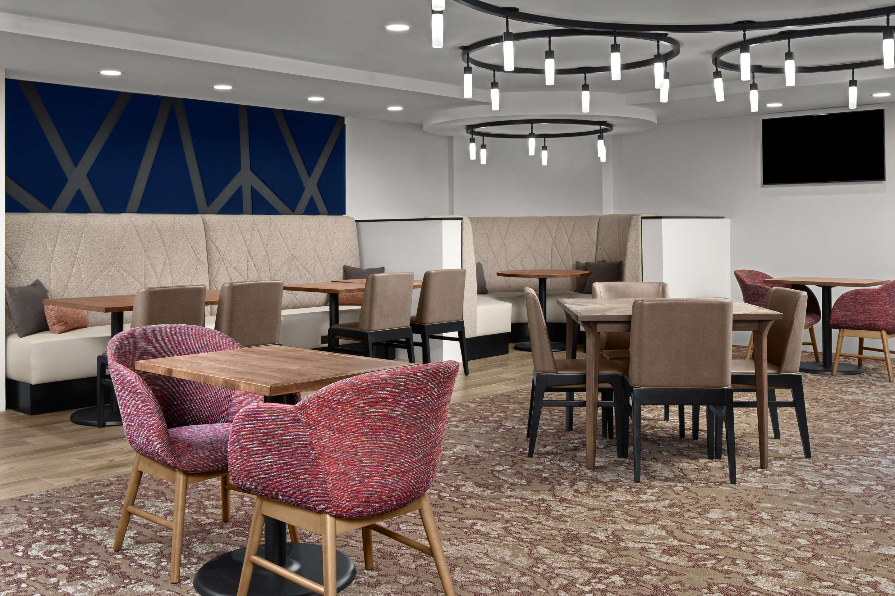 Breakfast Area | Hilton Garden Inn Bethesda