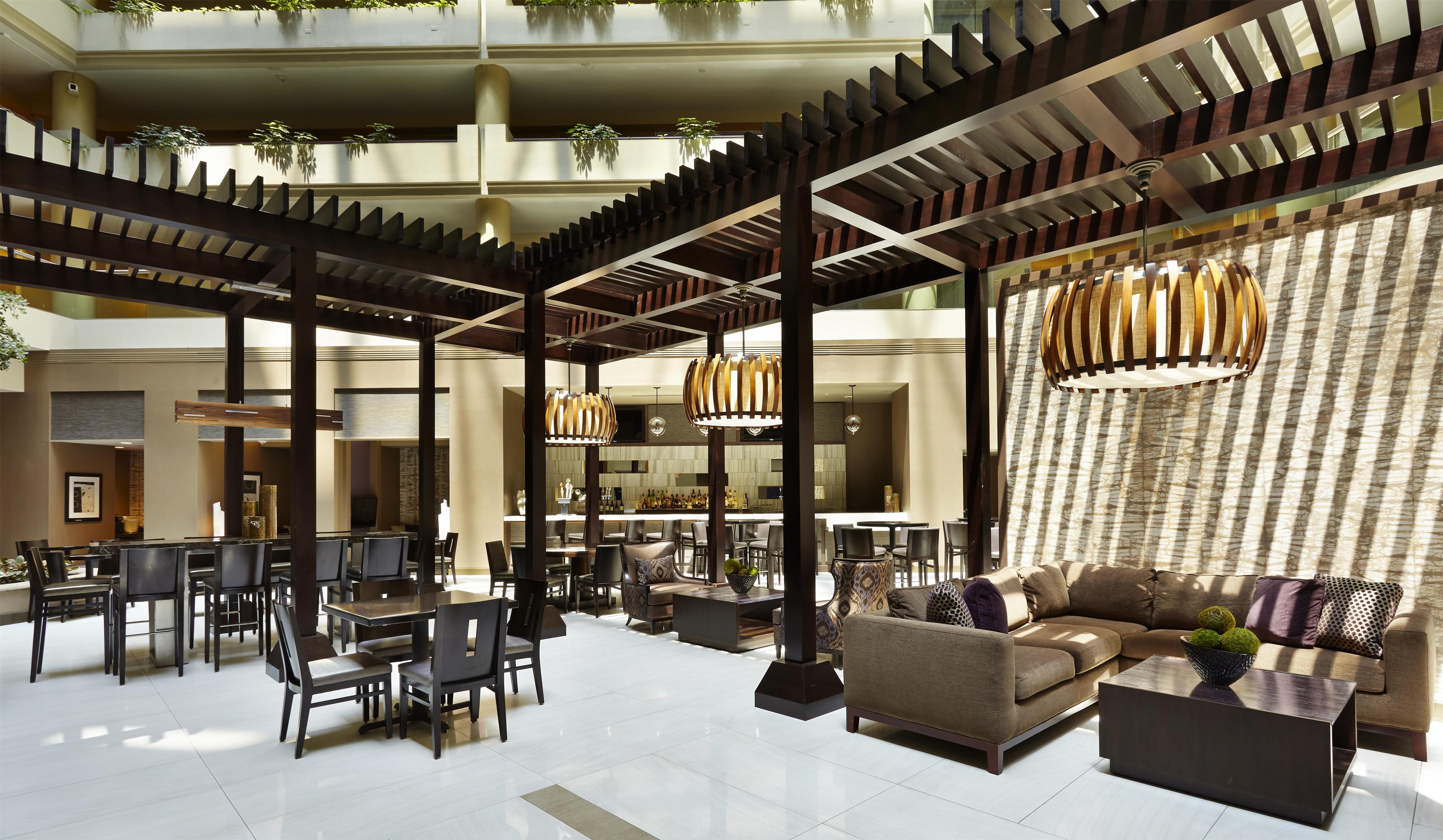 Lobby | Embassy Suites by Hilton Crystal City National Airport