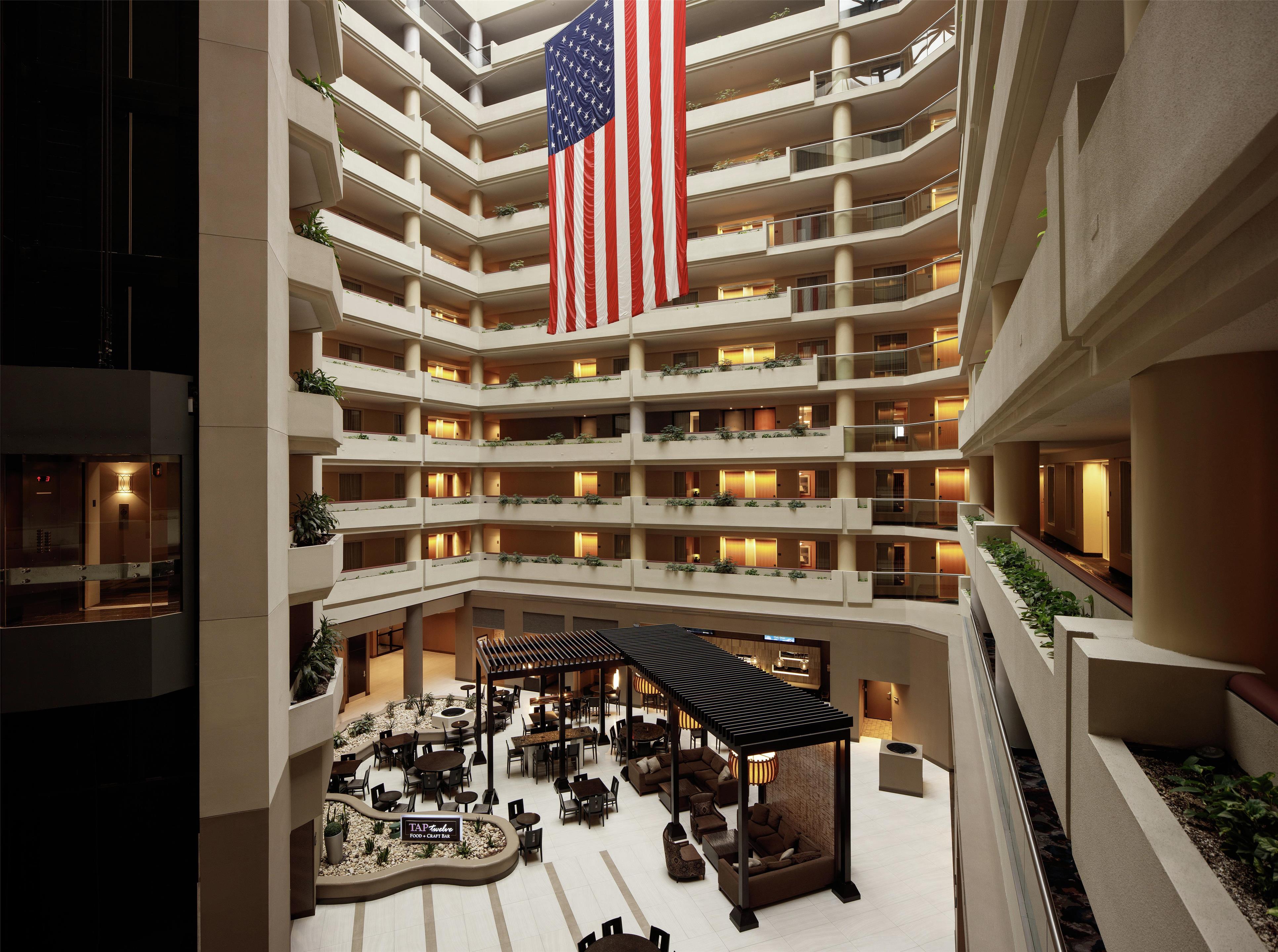 Lobby | Embassy Suites by Hilton Crystal City National Airport