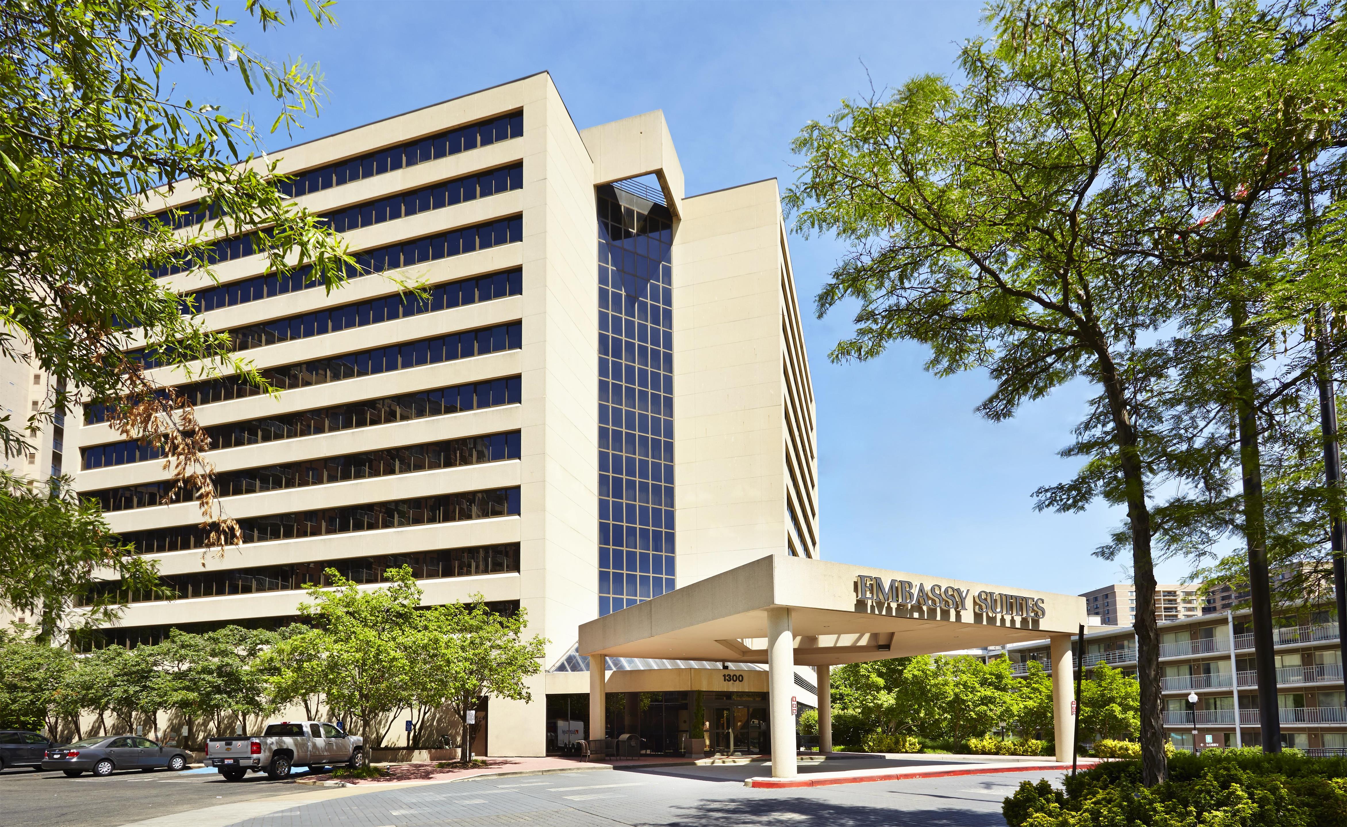 Exterior | Embassy Suites by Hilton Crystal City National Airport