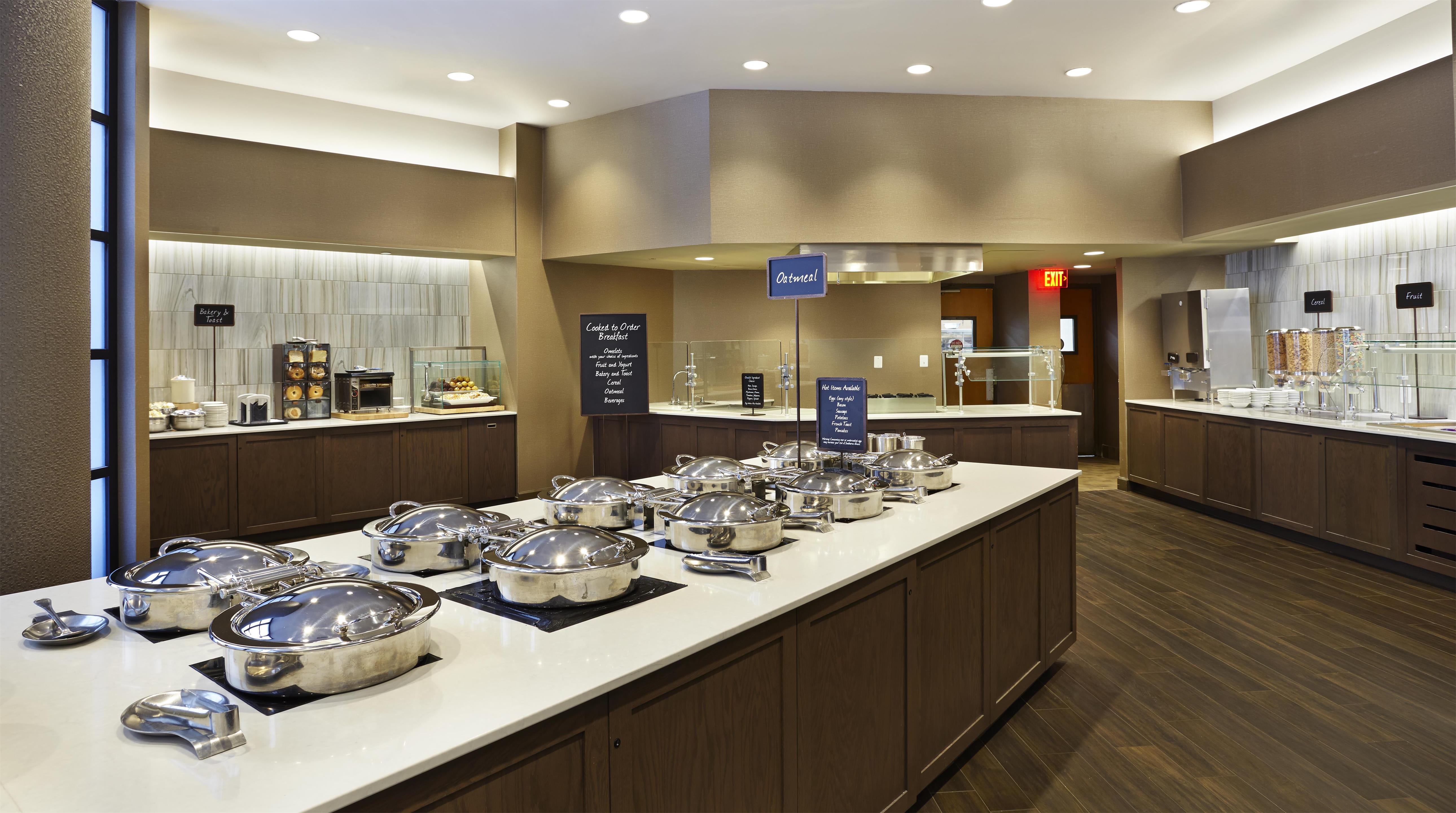 Breakfast Area | Embassy Suites by Hilton Crystal City National Airport