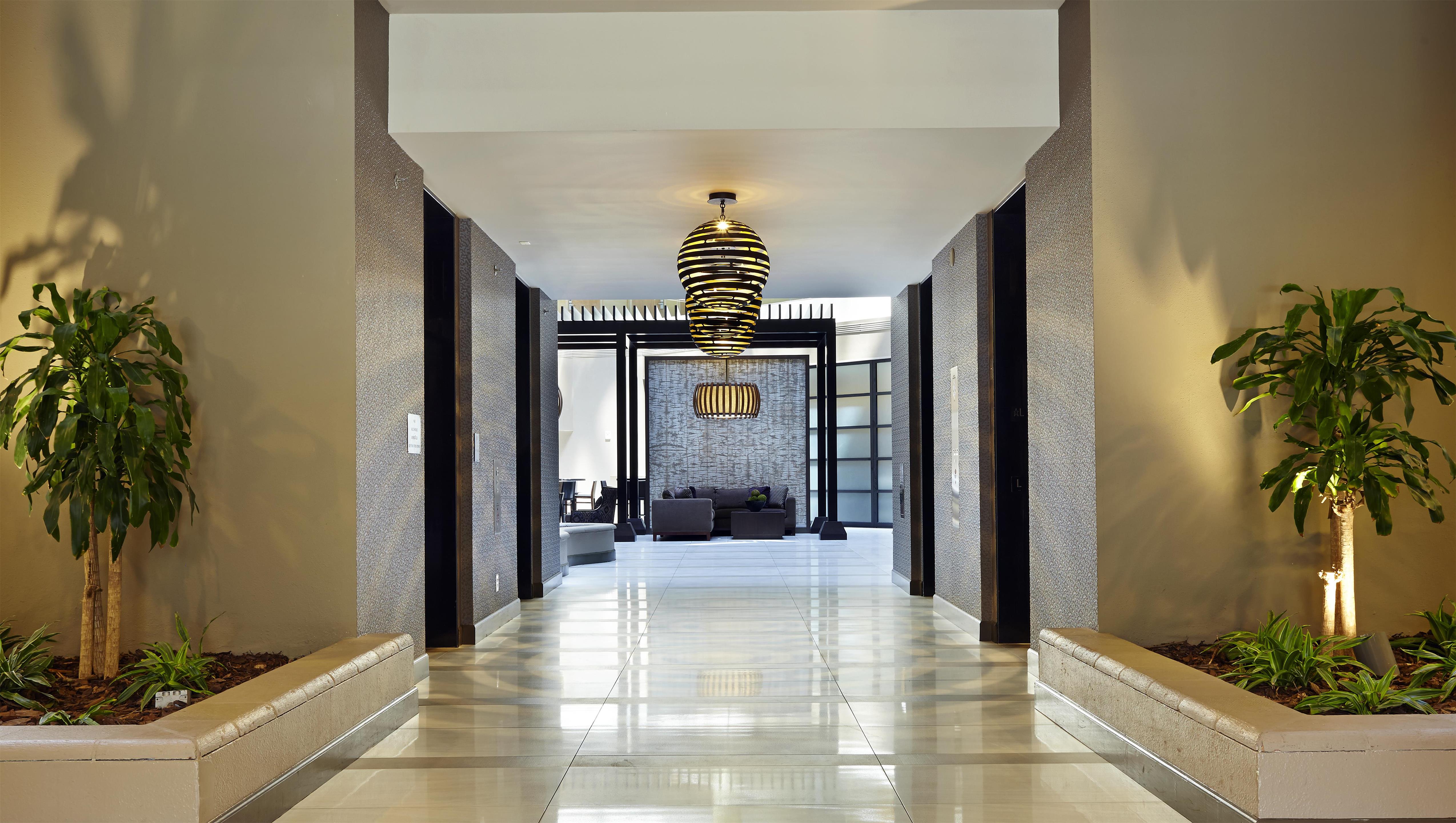 Lobby | Embassy Suites by Hilton Crystal City National Airport