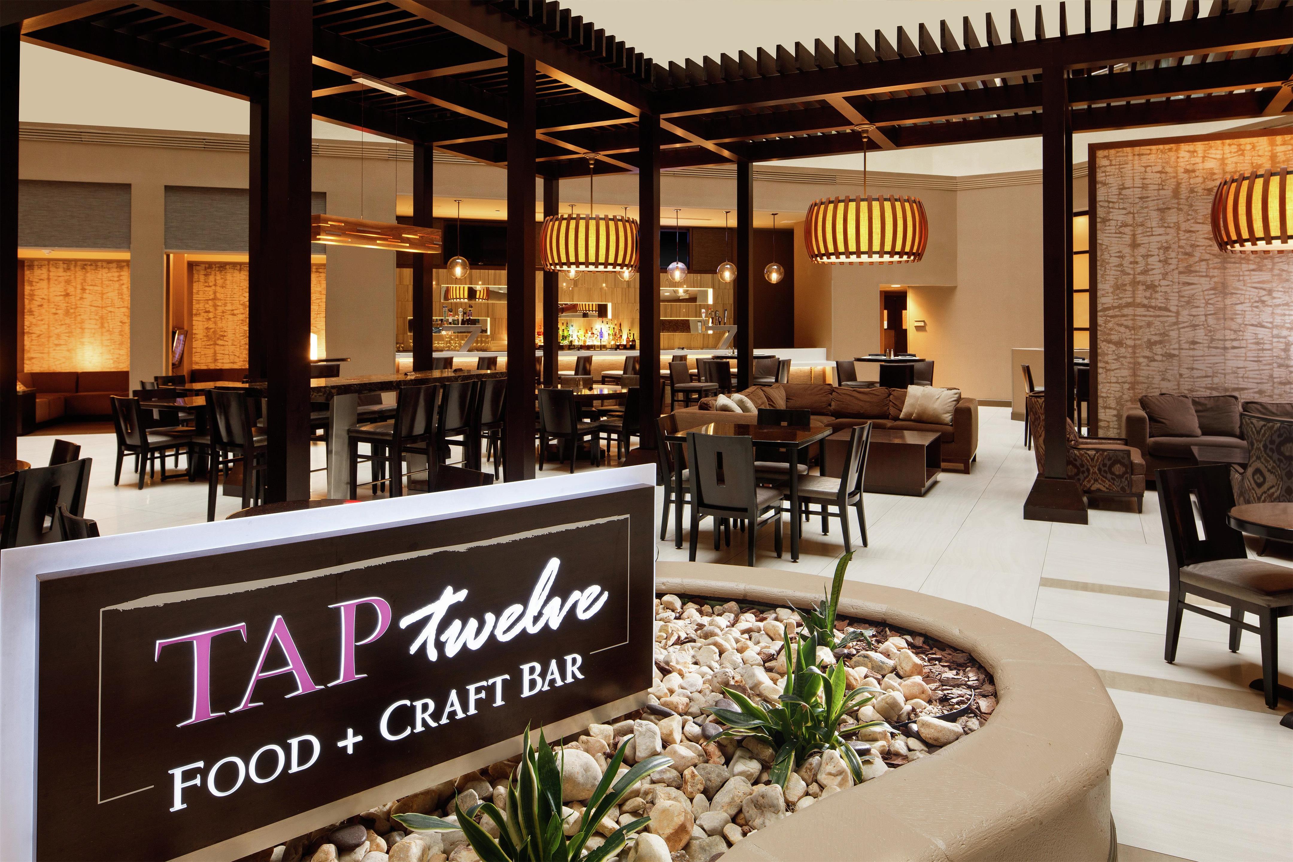 Restaurant | Embassy Suites by Hilton Crystal City National Airport