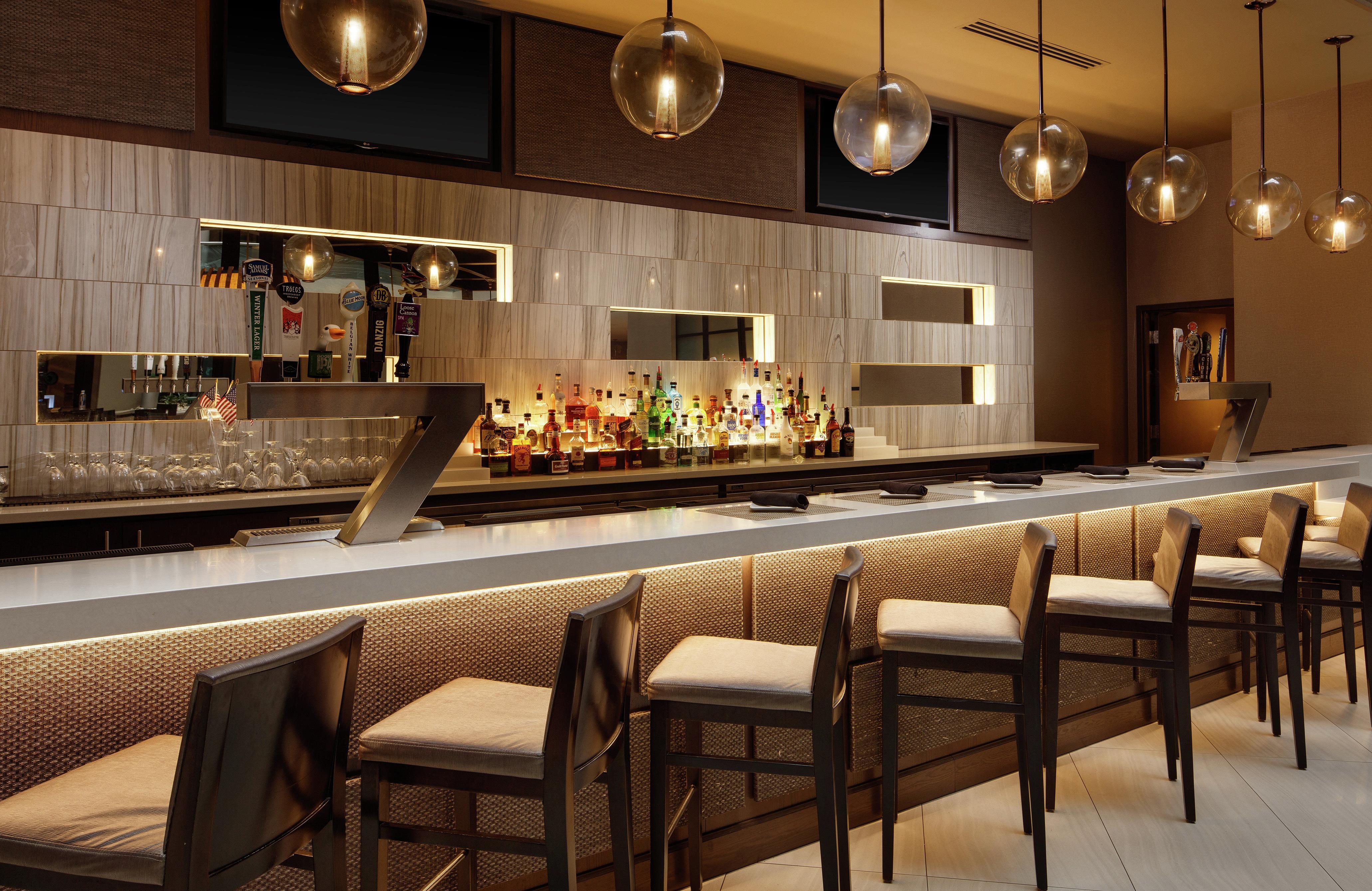 BarLounge | Embassy Suites by Hilton Crystal City National Airport