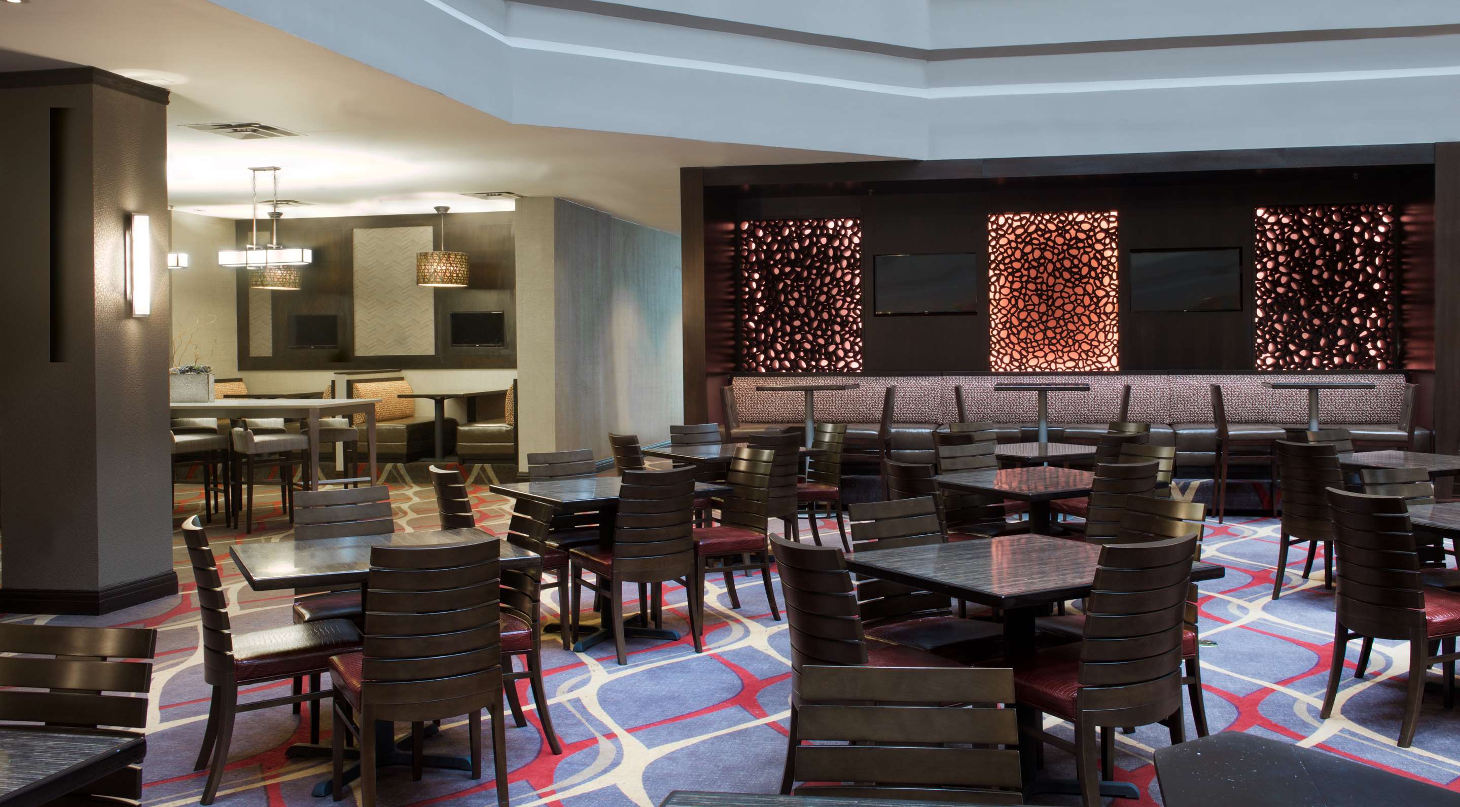 Lobby | Embassy Suites by Hilton Dulles Airport