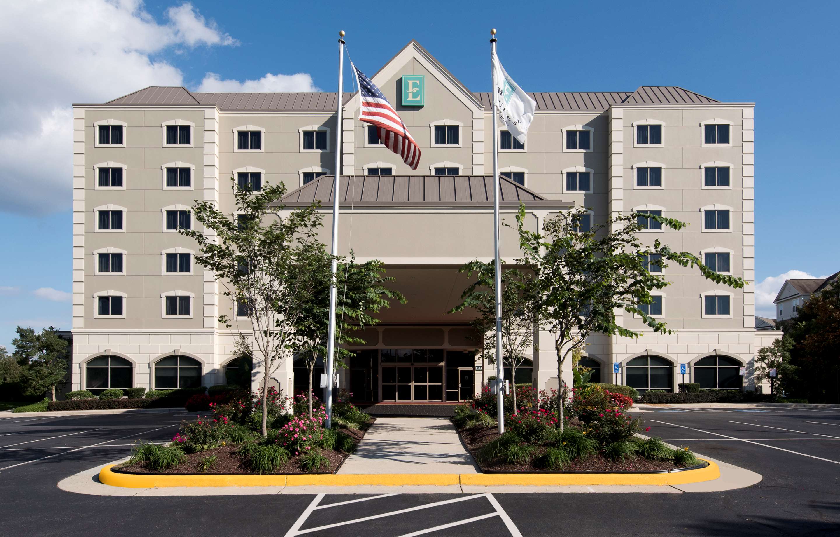 Exterior | Embassy Suites by Hilton Dulles Airport