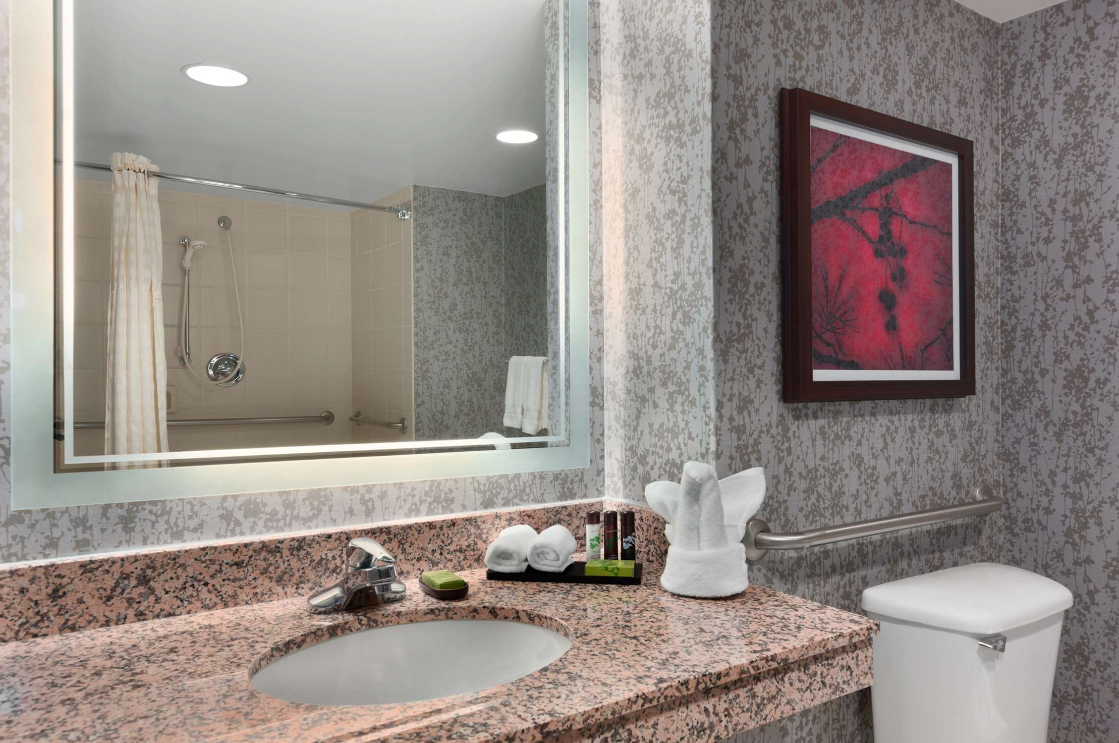 Guest room bath