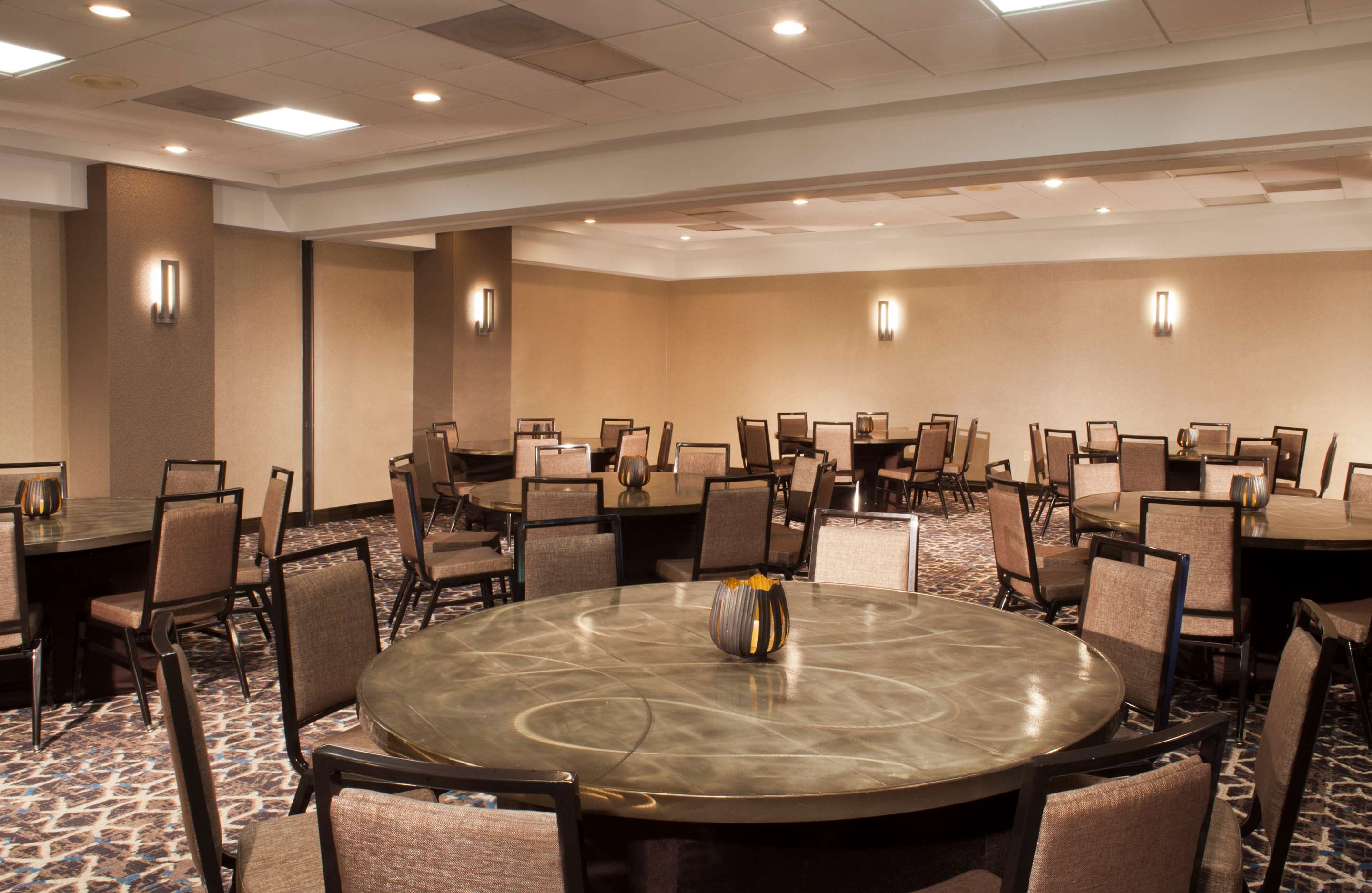 Meeting Room | Embassy Suites by Hilton Dulles Airport
