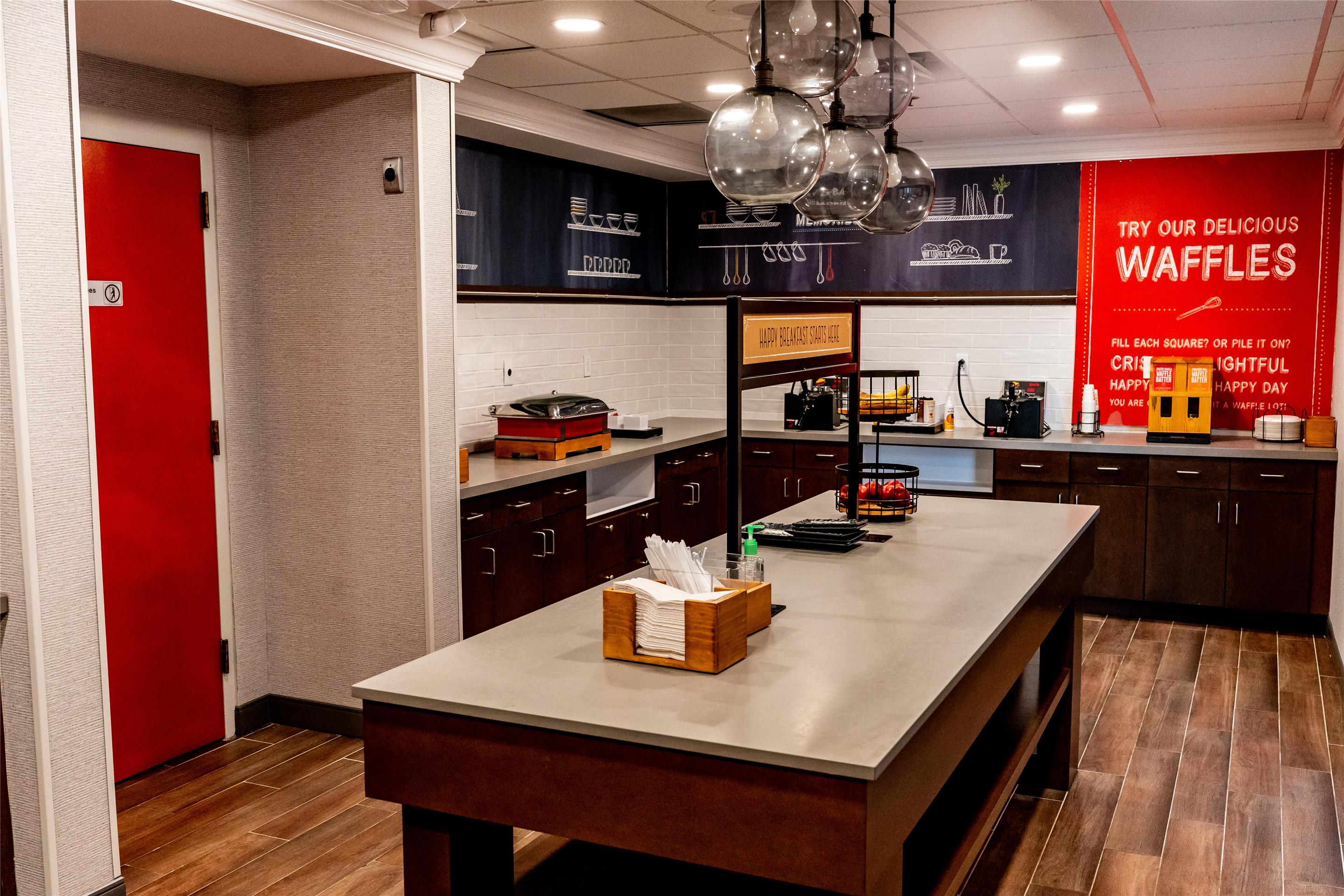 Breakfast Area | Hampton Inn & Suites Leesburg
