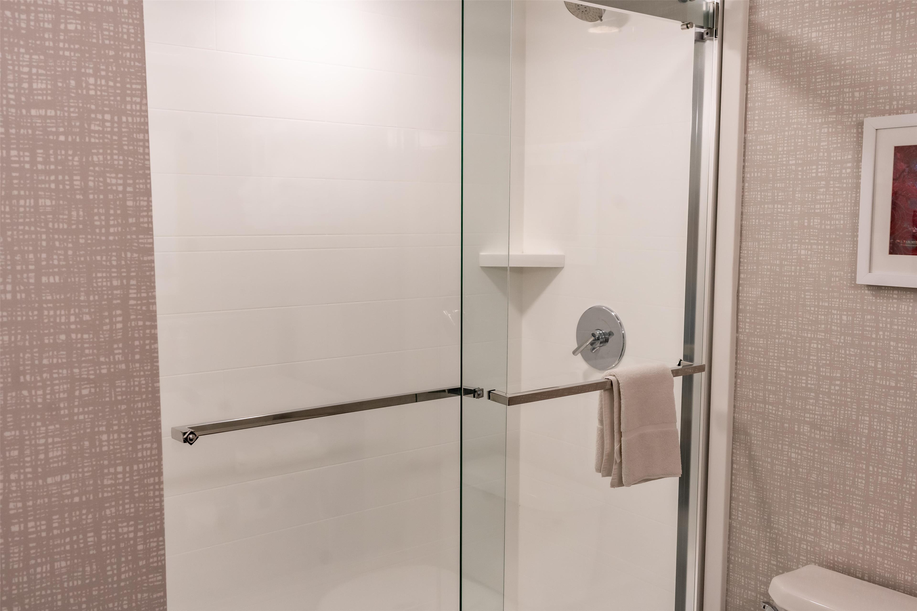 Hampton Inn and Suites Leesburg Room Type - 1 KING BED NONSMOKING