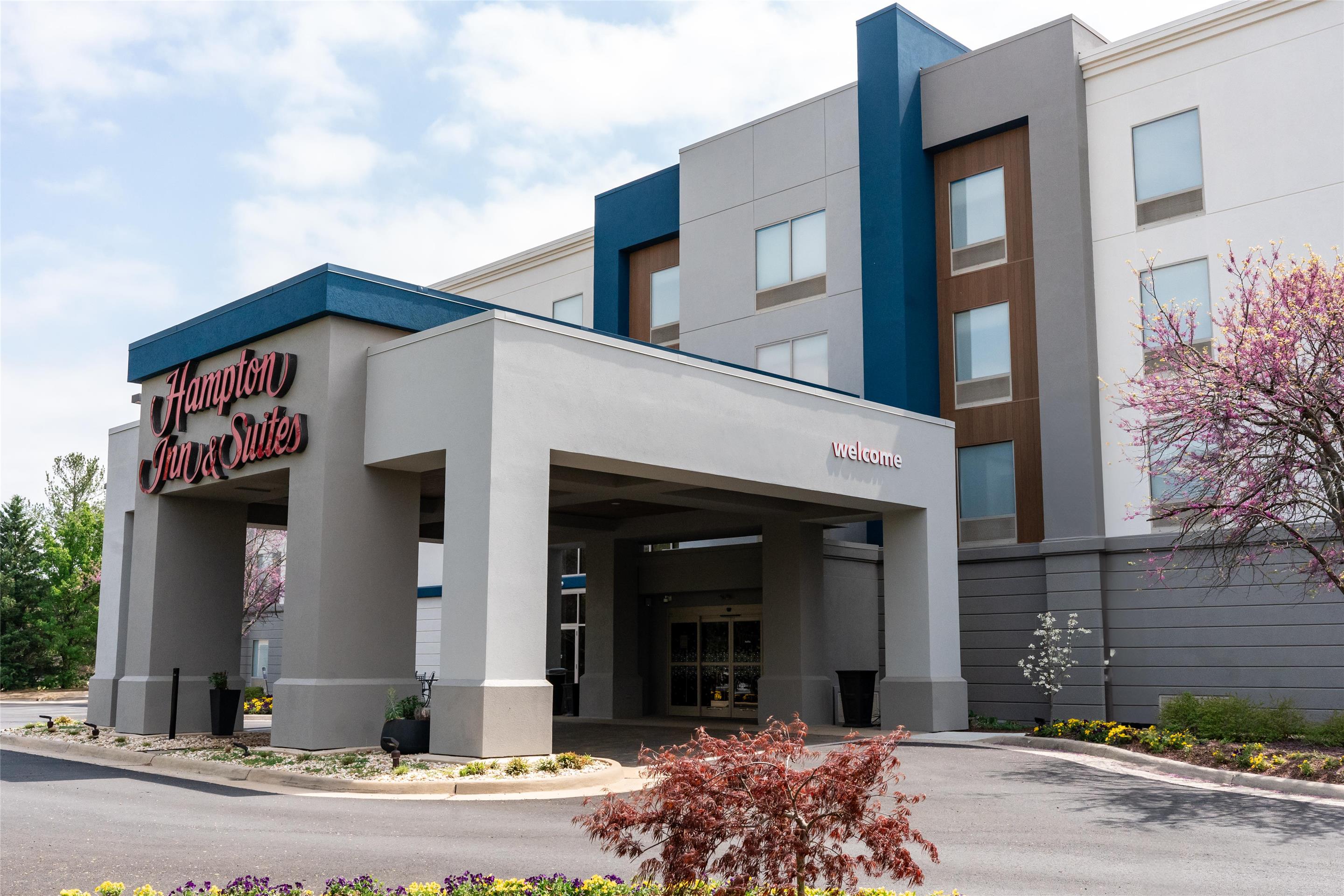 Exterior | Hampton Inn & Suites Leesburg