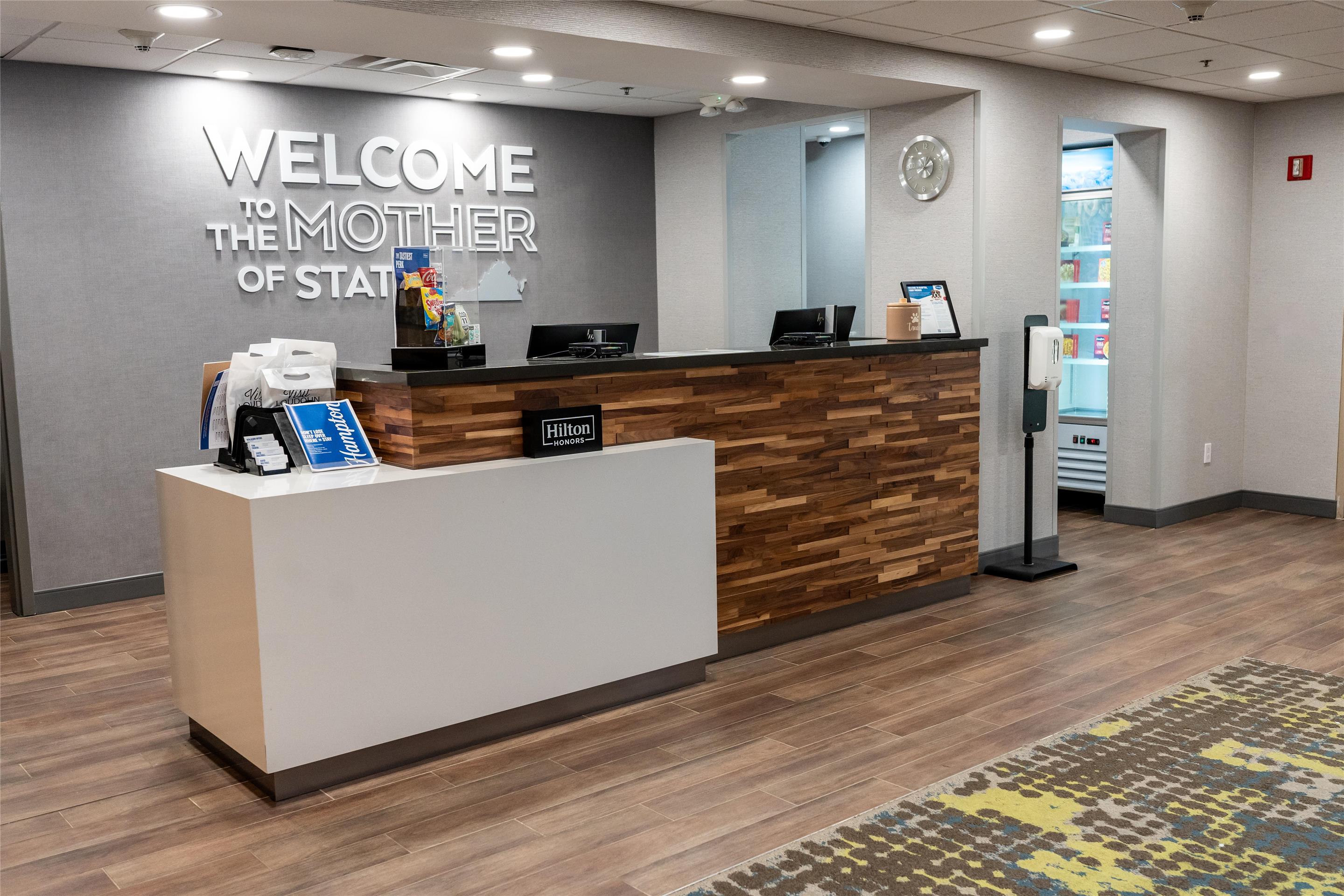 Reception | Hampton Inn & Suites Leesburg
