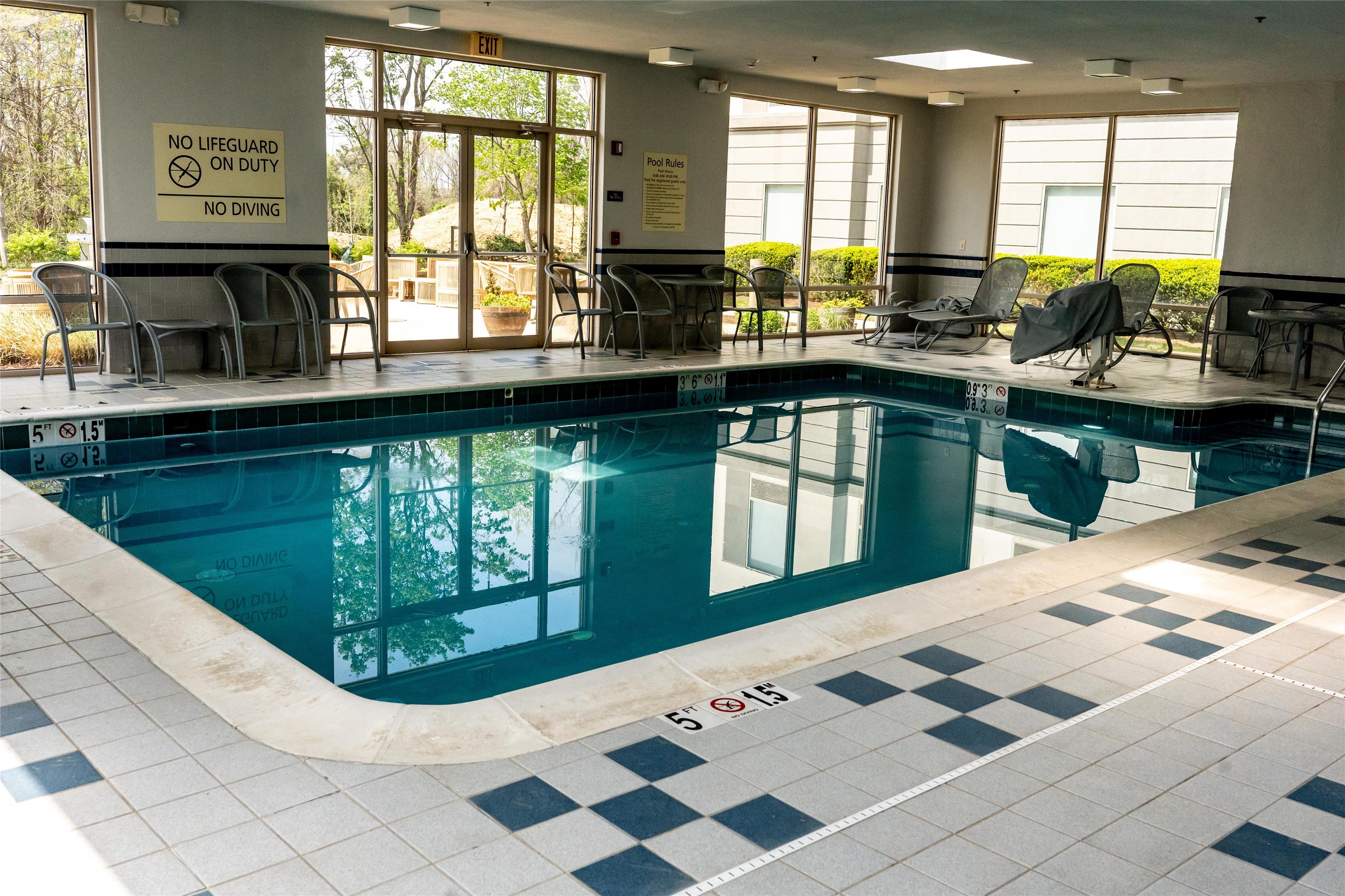 Pool | Hampton Inn & Suites Leesburg